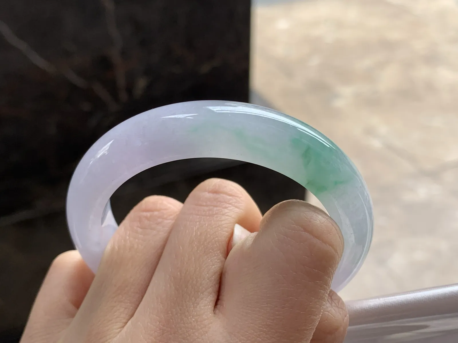 53.5-12-8.8

紫底绿花手镯^_^清新细腻