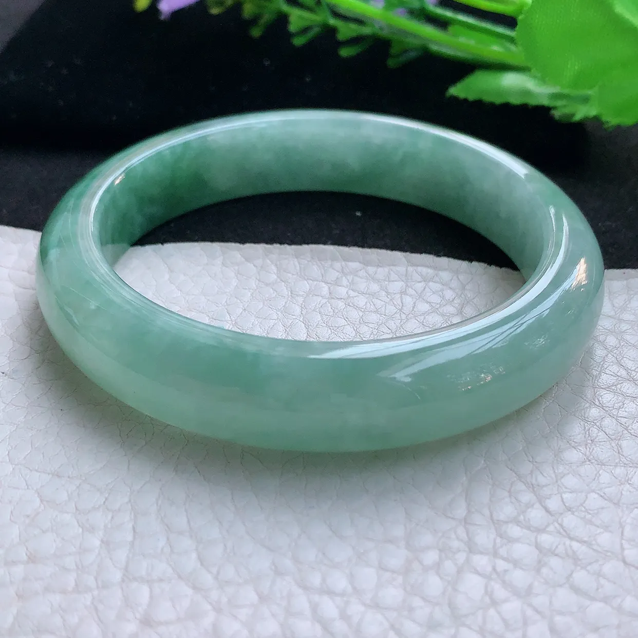 nr大圈口61*13.5*9平安镯 天然缅甸翡翠玉手镯飘绿厚装宽边玉手环