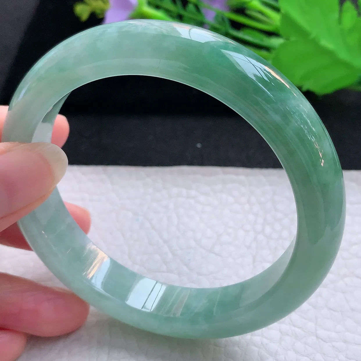 nr大圈口61*13.5*9平安镯 天然缅甸翡翠玉手镯飘绿厚装宽边玉手环