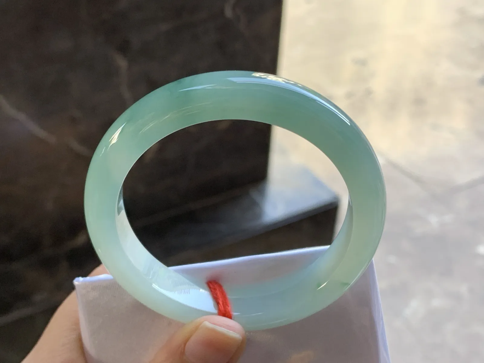 54-13-8.5

蓝花手镯^_^鲜艳 玉质温润