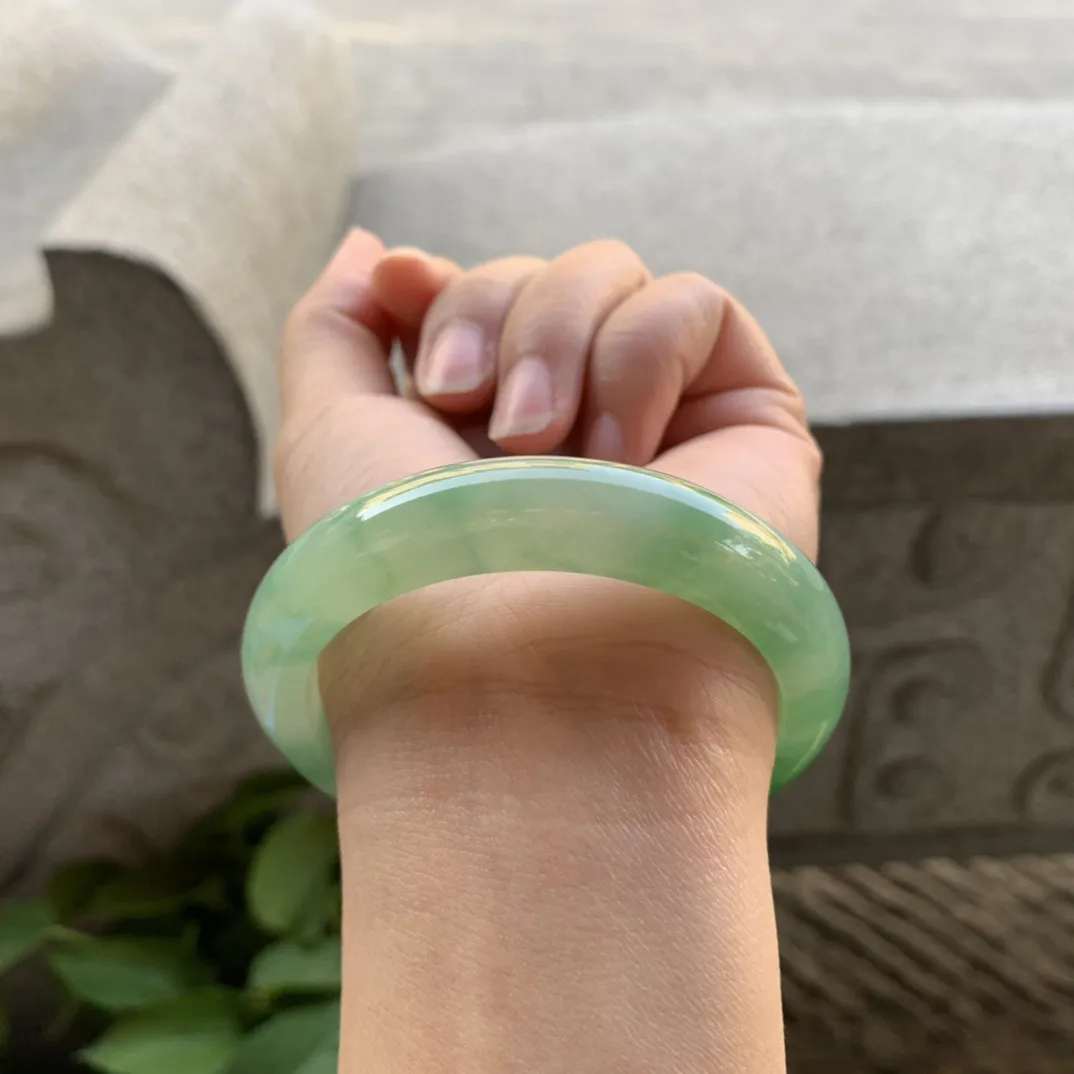 圈口55-12.4-8.4 【芙蓉阳绿正圈手镯】正圈55 56可戴