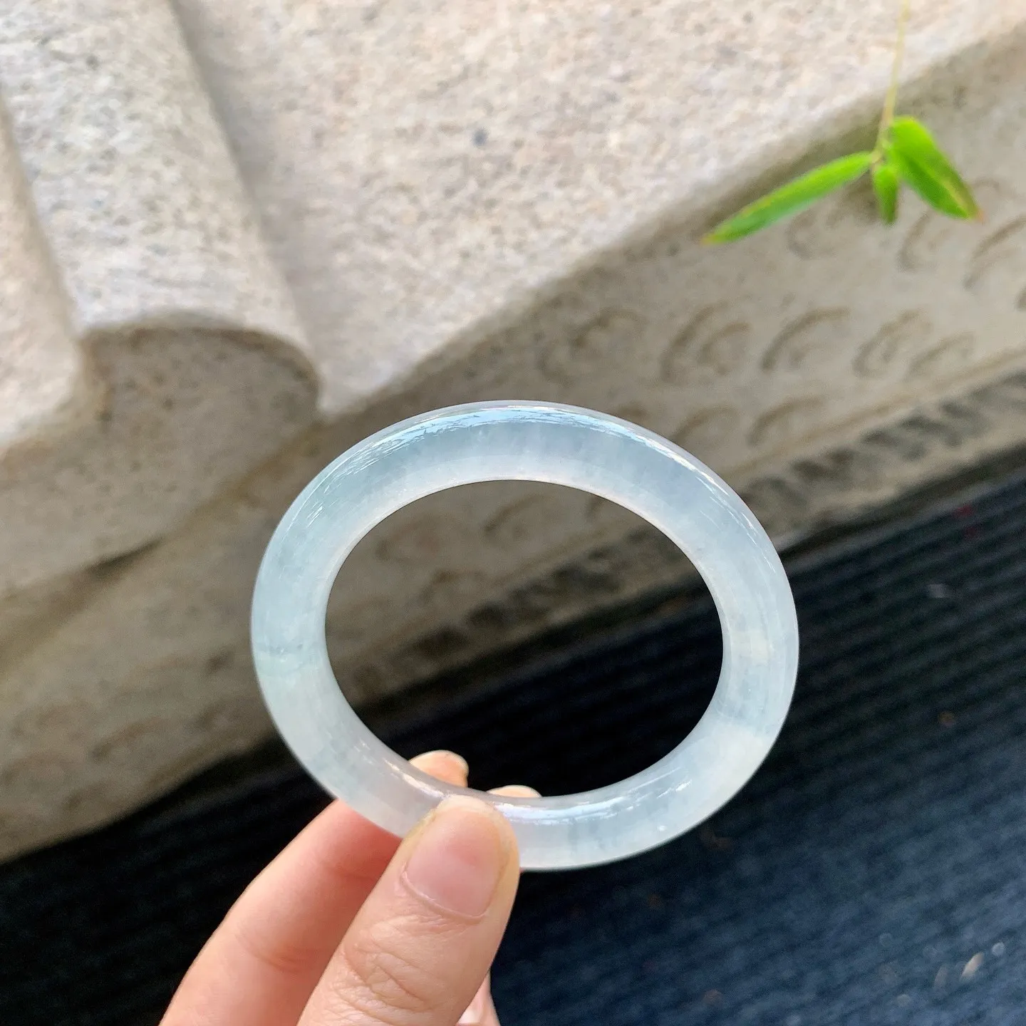 圆条手镯 圈口 53/9.3/9.3
清透水润，种老细腻