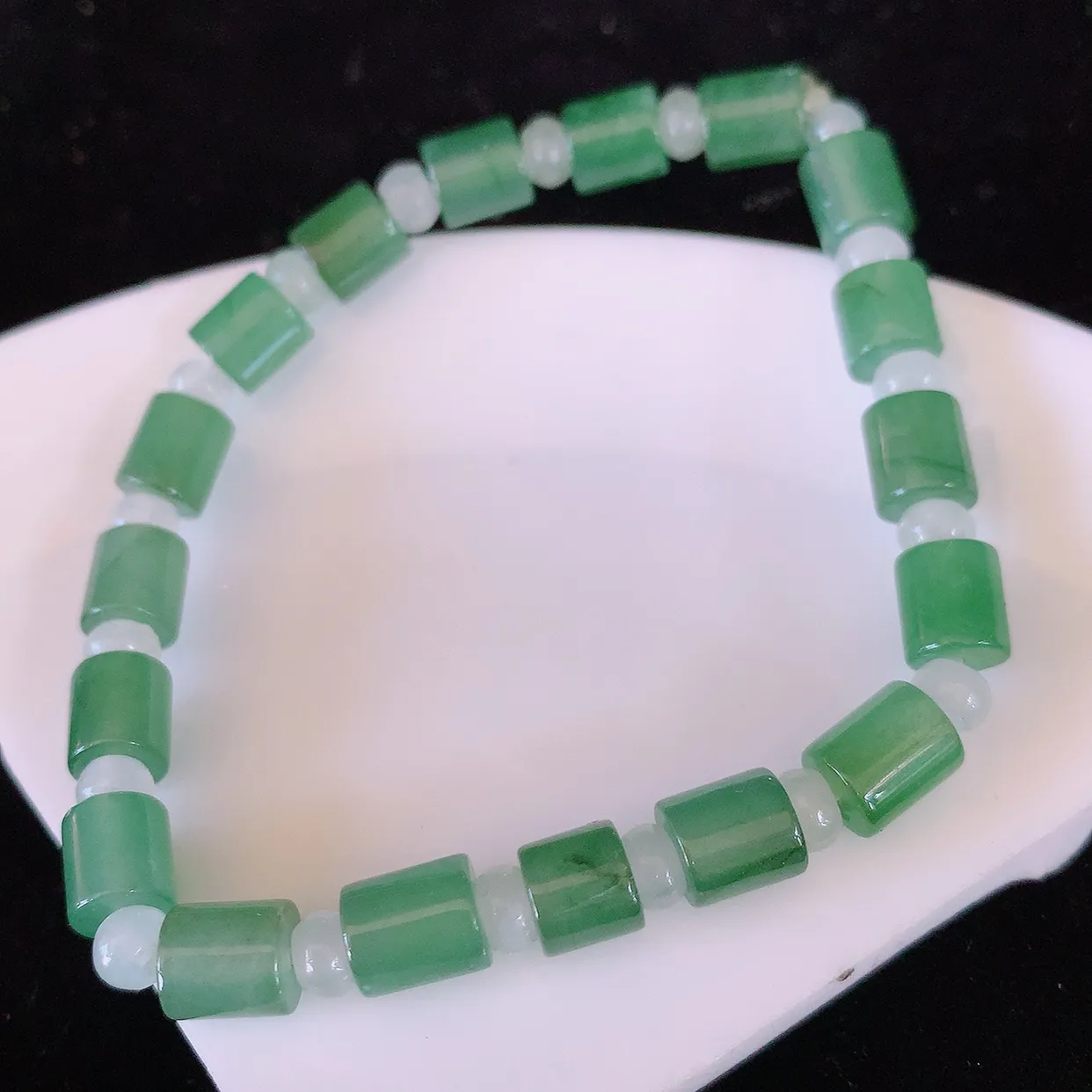 自然光实拍，冰飘花翡翠手串手链，种老水足，冰清玉润  颜色漂亮  #001.1取一尺寸6.6*5.8