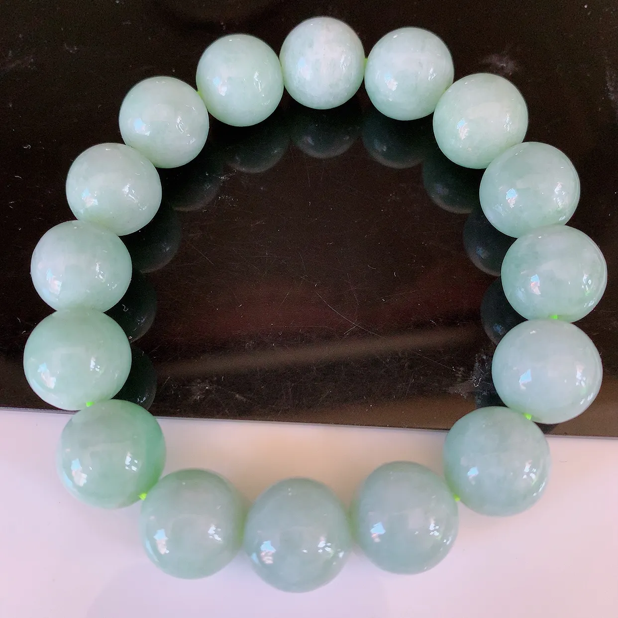 自然光实拍，冰润底色翡翠手串手链，种老水足，冰清玉润  颜色漂亮  #001.1取一尺寸13.6