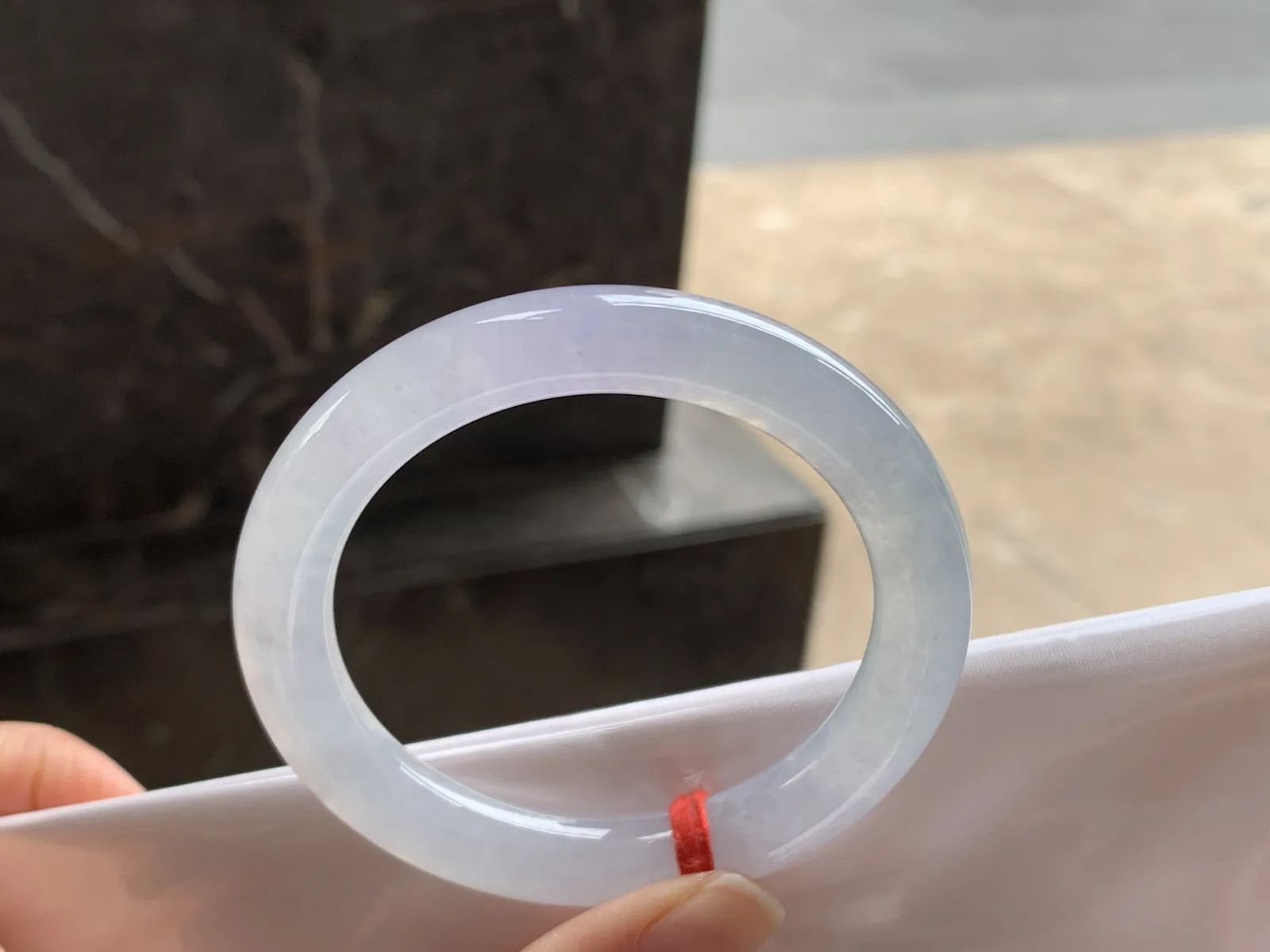 51.5-9

冰紫圆条手镯^_^透亮 水润