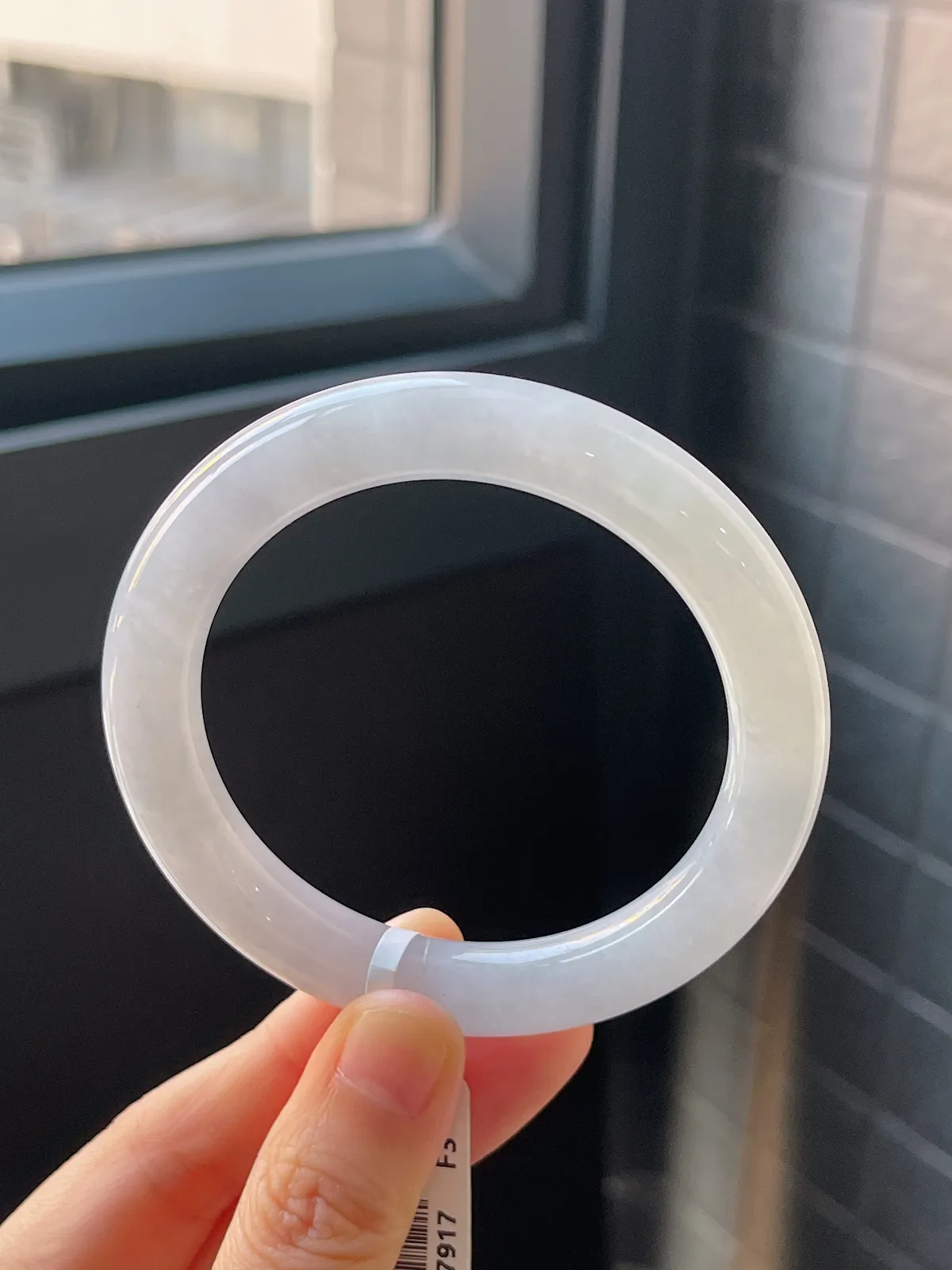 圆镯54.6圈口，翡翠冰糯种白色手镯