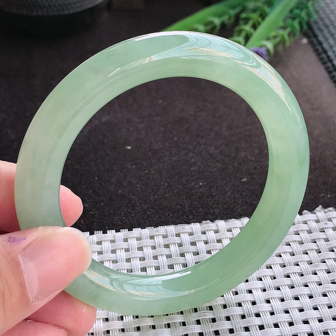 实拍翡翠A货56/10.2/10.4老坑冰胶果冻冰晴满甜绿圆条手镯翡翠玉镯女款百搭