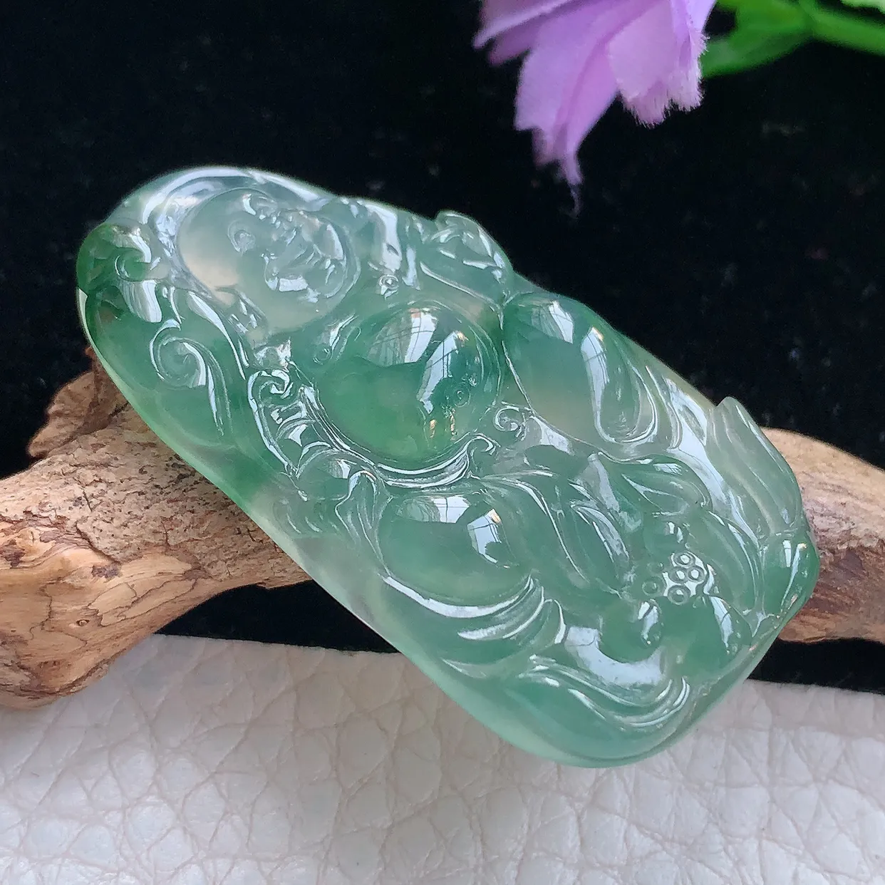 Ktj实拍43*23*4.8天然缅甸翡翠冰种站佛吊坠布袋佛玉坠