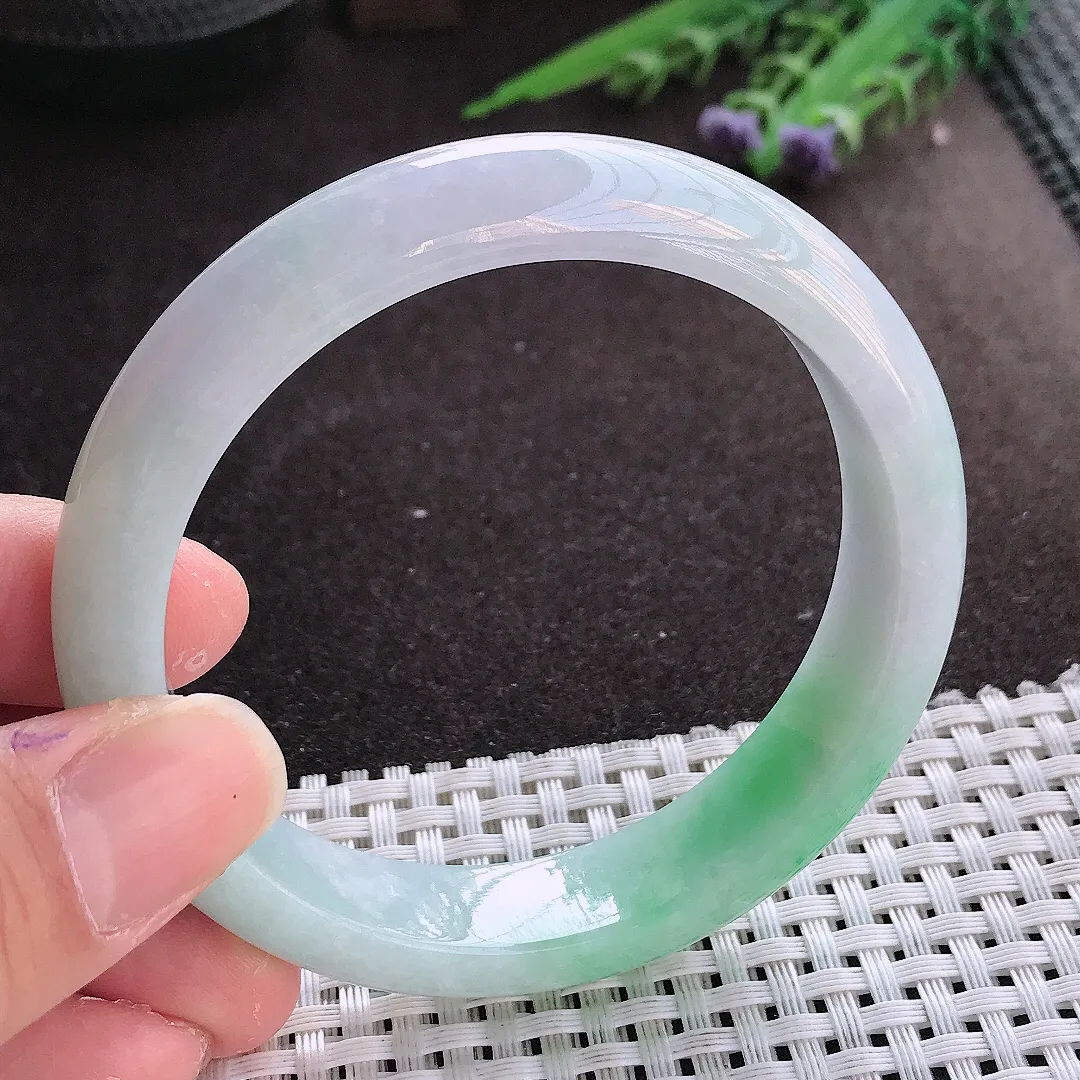 实拍翡翠A货58.5/13.3/8老坑秀气温润飘绿手镯翡翠玉镯女款百搭