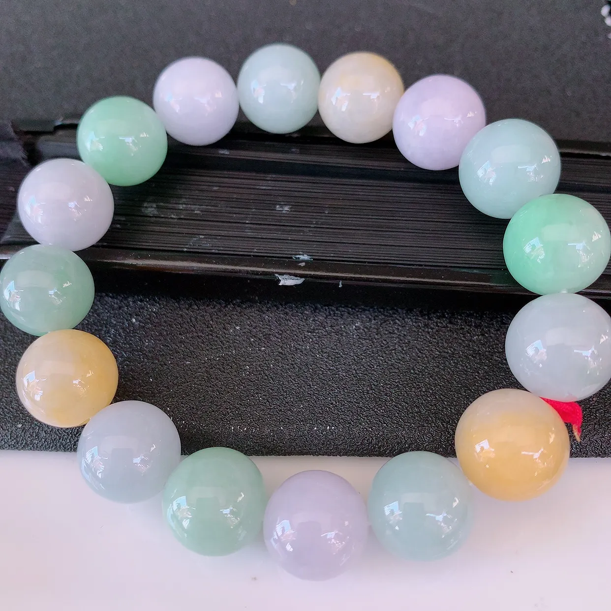 自然光实拍，冰润多宝翡翠手链，多彩翡翠手串，颜色丰富，料子细腻，高档大气，自戴送礼佳品！#46.7取一尺寸13.2