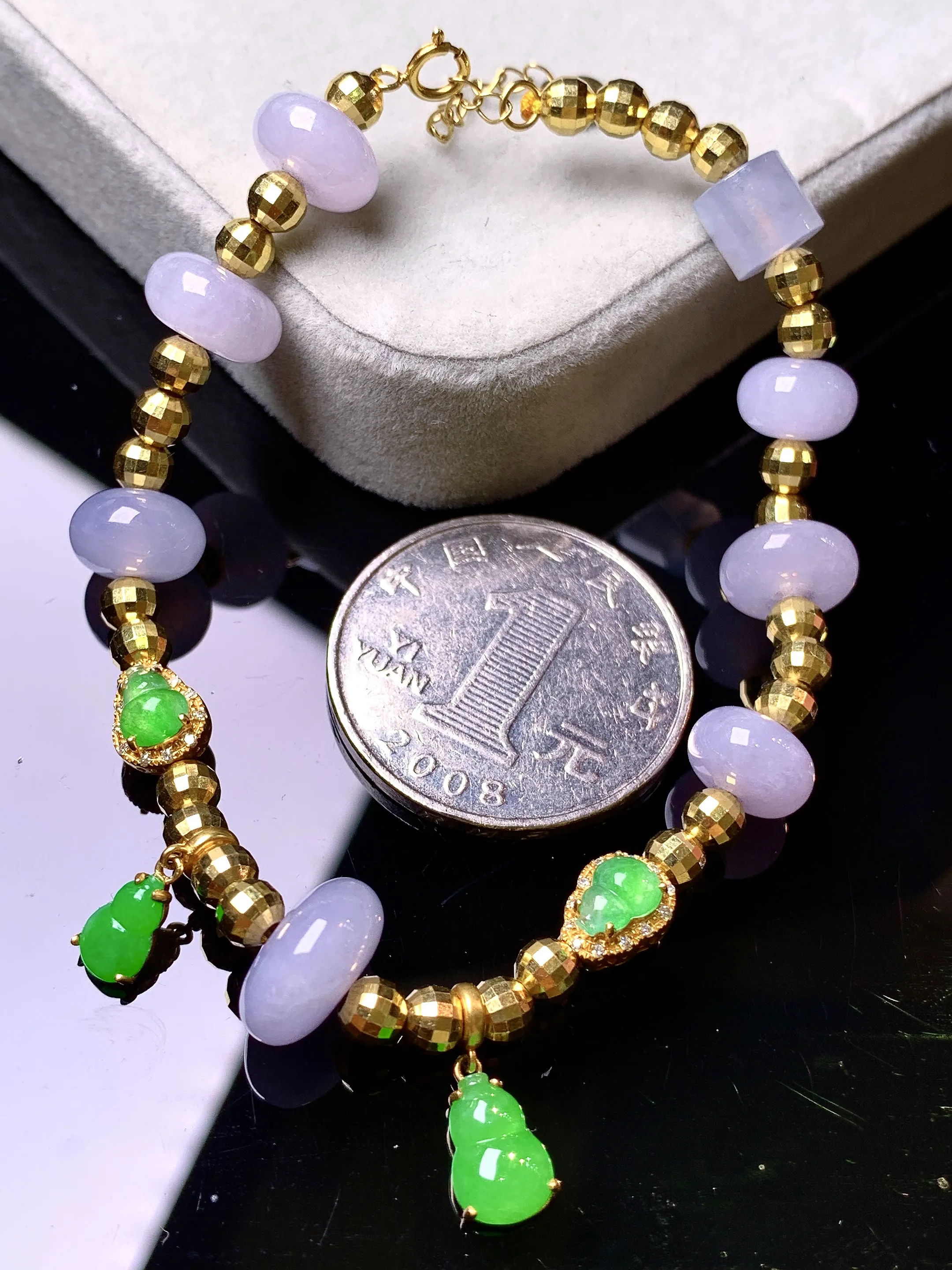 18k金钻镶嵌紫罗兰算盘珠搭配满绿葫芦手链 玉质细腻 色泽艳丽清新 整体尺寸10.5*5.5