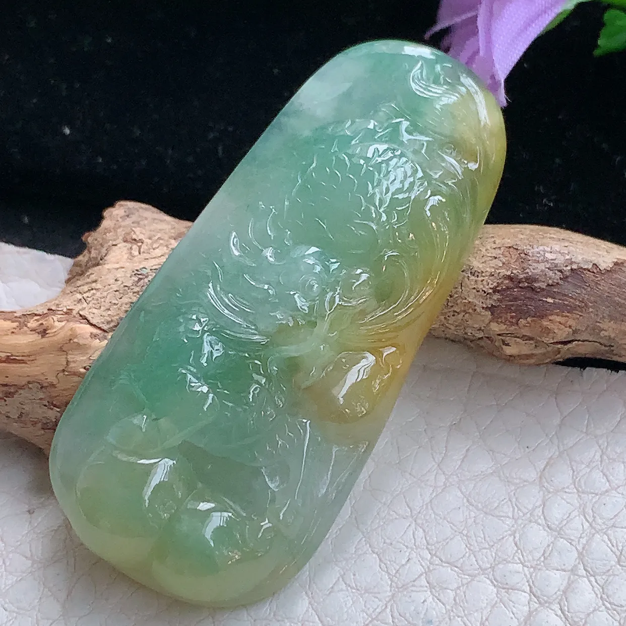 lz实拍51.8*24*7.8缅甸翡翠精雕黄加绿生肖虎吊坠如虎添翼玉坠