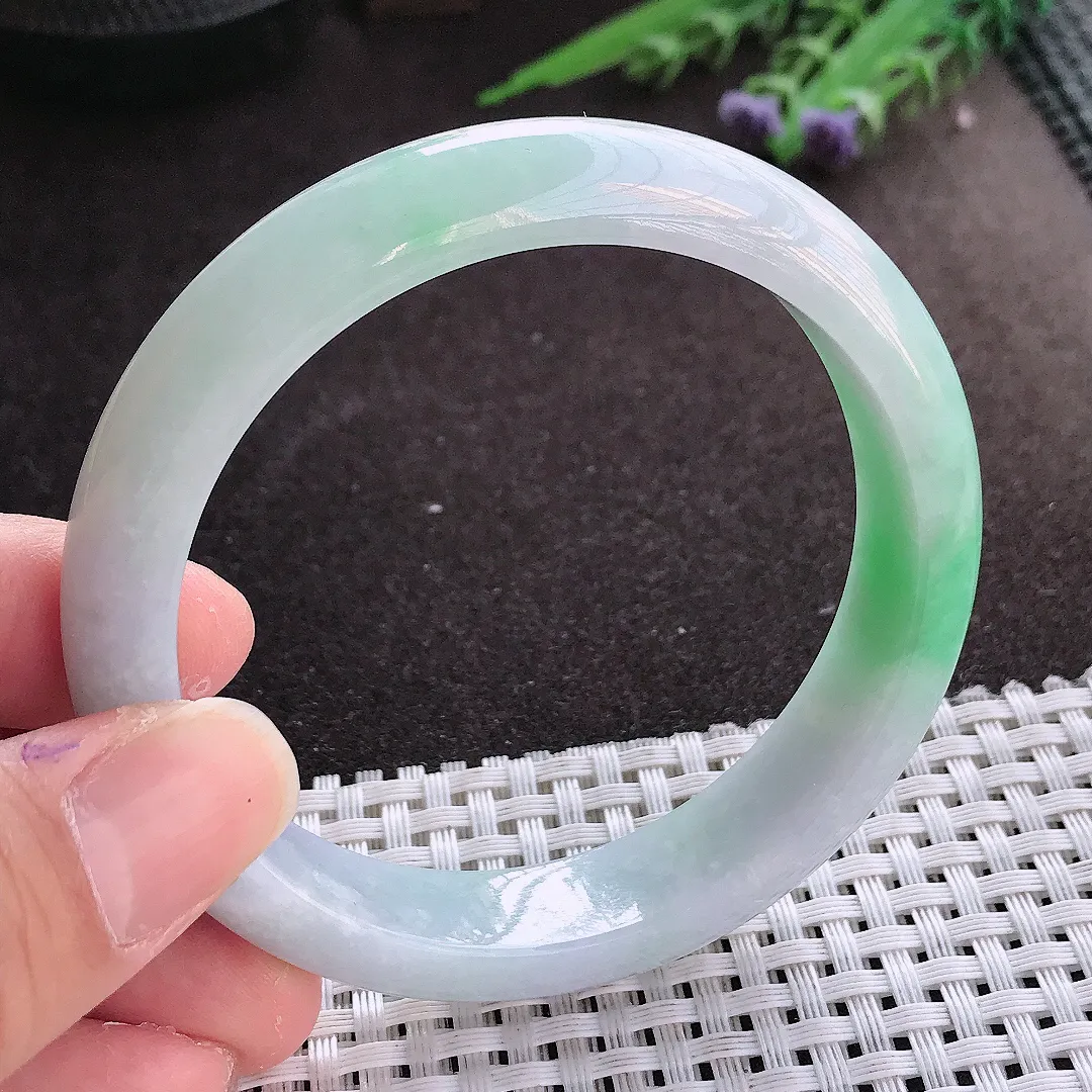 实拍翡翠A货58.5/13.3/8老坑秀气温润飘绿手镯翡翠玉镯女款百搭