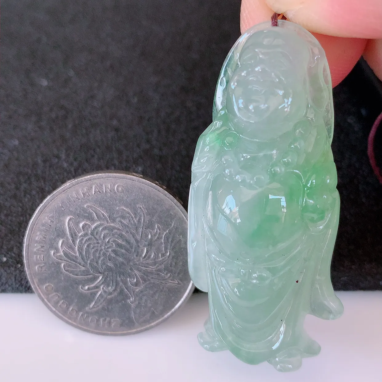 自然光实拍，冰胶飘绿翡翠逍遥布袋佛吊坠，代代有钱，水足丰盈，盈满欢喜，配戴送礼佳品！#87.7