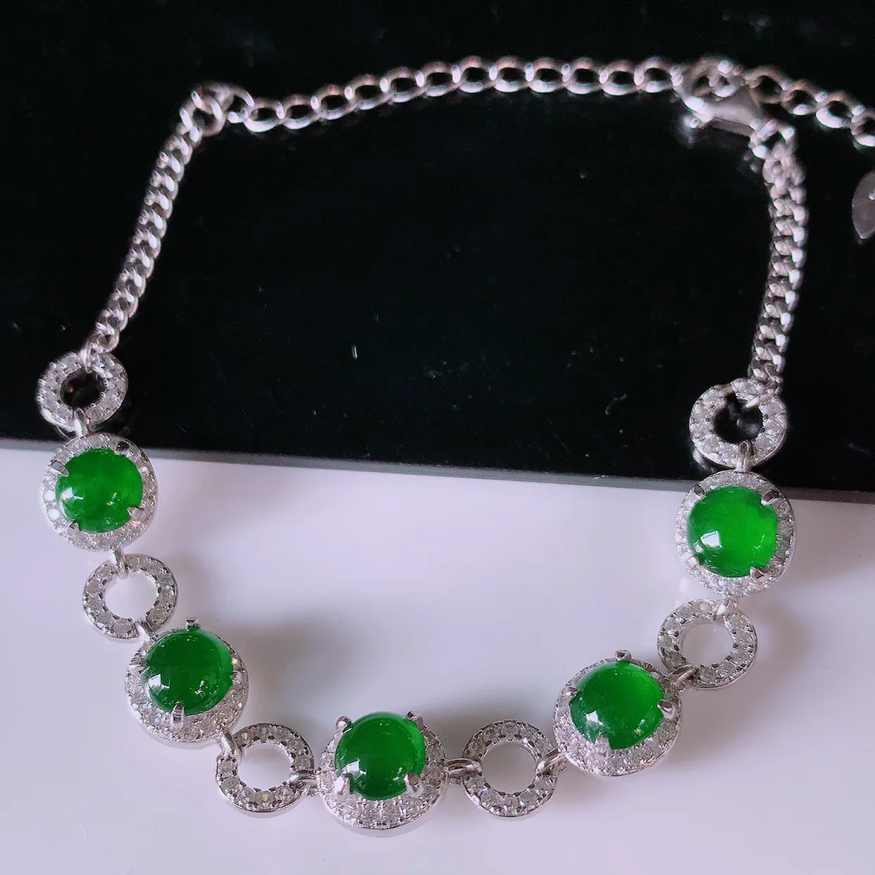 冰透满绿翡翠925银镶嵌手链，自然光实拍，翠色灵动，颜色漂亮，种老水足，品相佳，佩戴佳品！#97.1