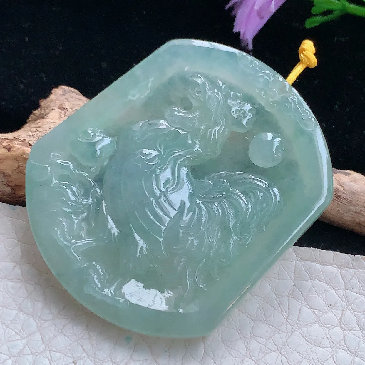 Ktj实拍50*42.6*6.3缅甸翡翠精雕冰透水绿生肖金鸡吊坠 生肖守护神