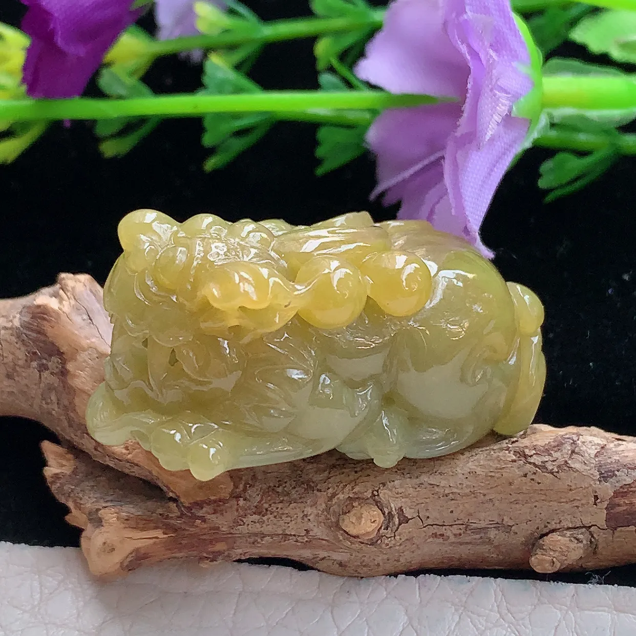 lz实拍37*18.3*17.5缅甸翡翠精雕黄翡貔貅吊坠 招财貔貅玉坠