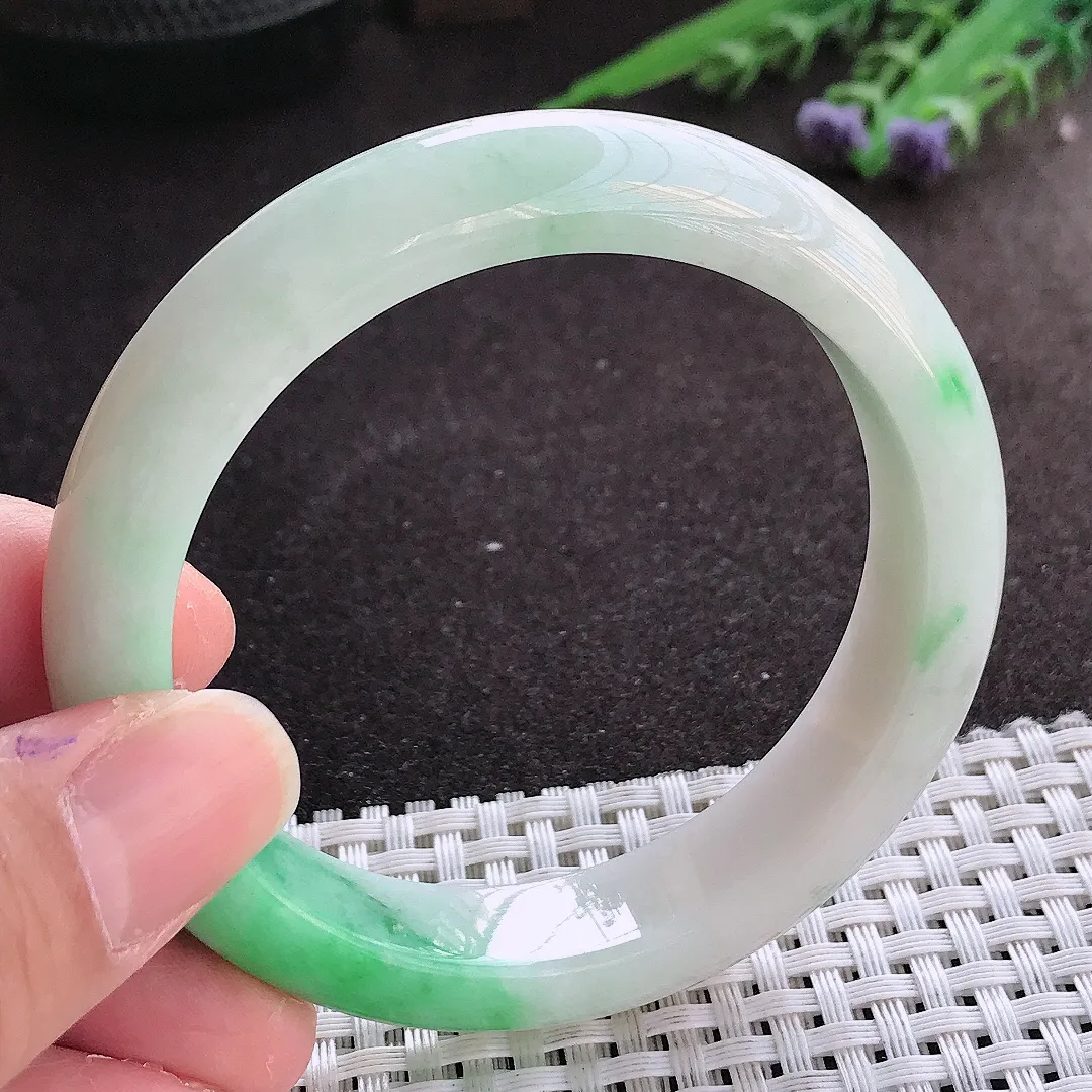 实拍翡翠A货56/13/8.8老坑精美飘阳绿手镯宽边玉镯女款手环