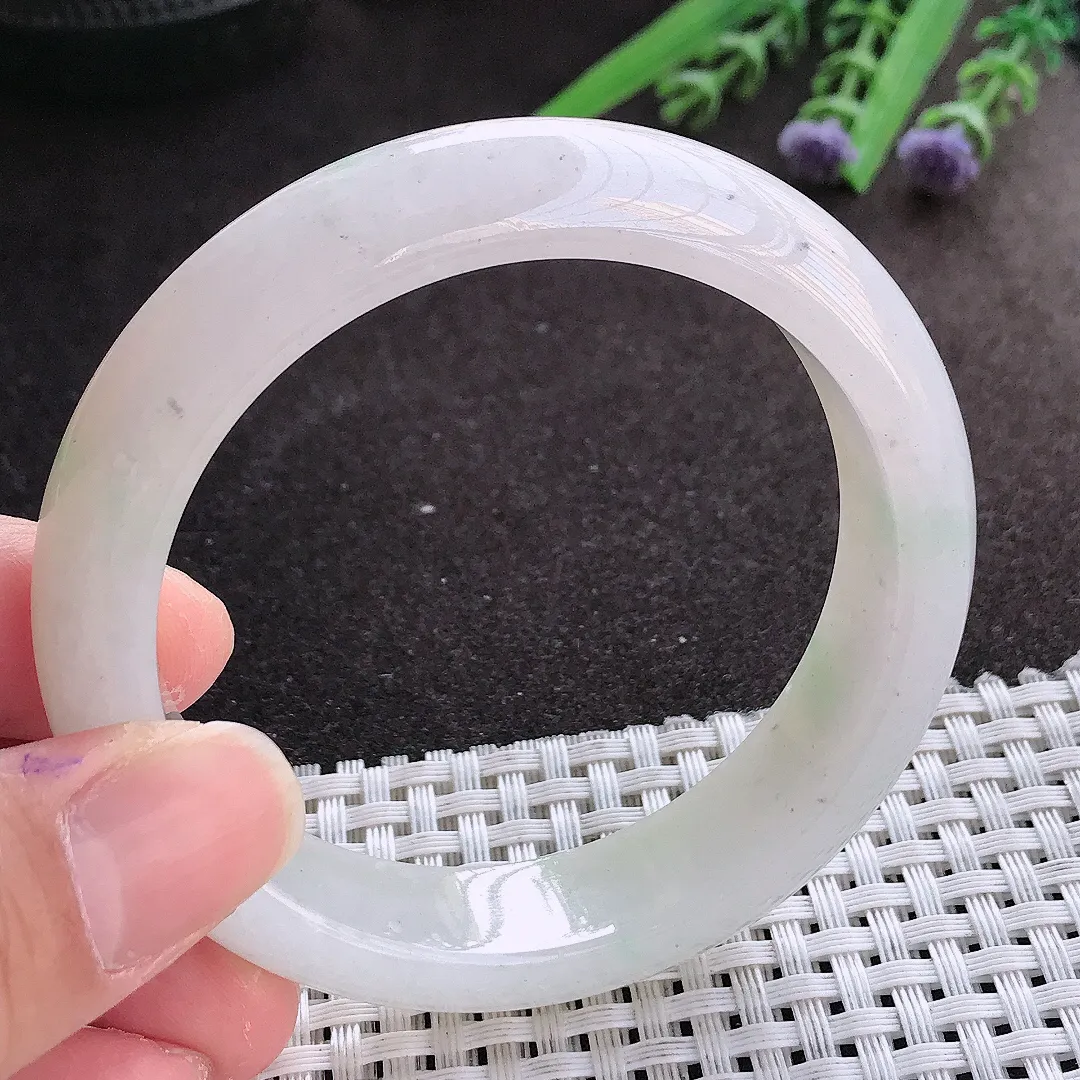 实拍翡翠A货55.5/14.2/8.3老坑精美温润飘绿手镯翡翠玉镯女款百搭