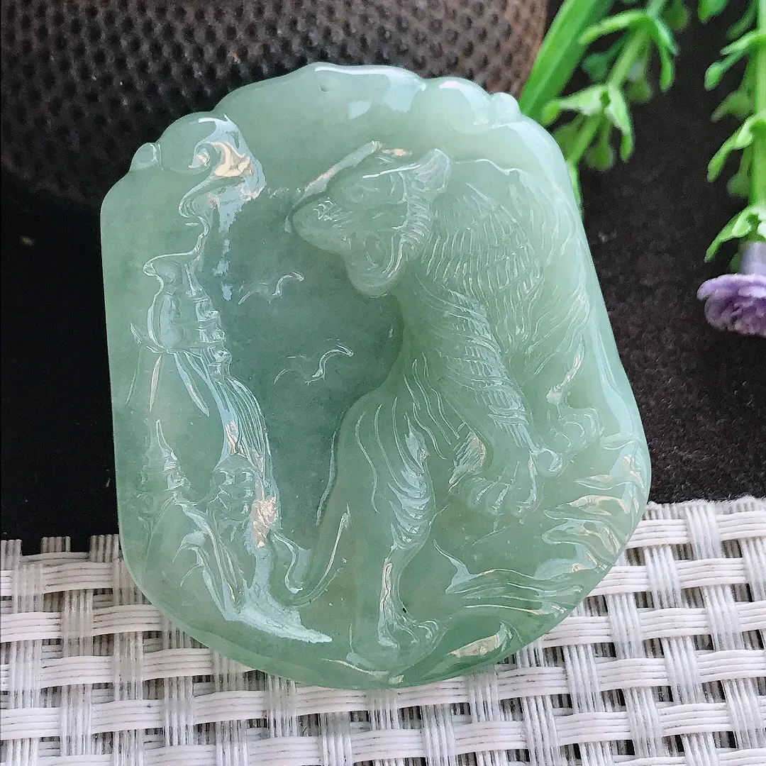 实拍A货翡翠51.2/43.6/5.5老坑冰胶水灵冰晴绿上山虎虎牌吊坠翡翠挂件