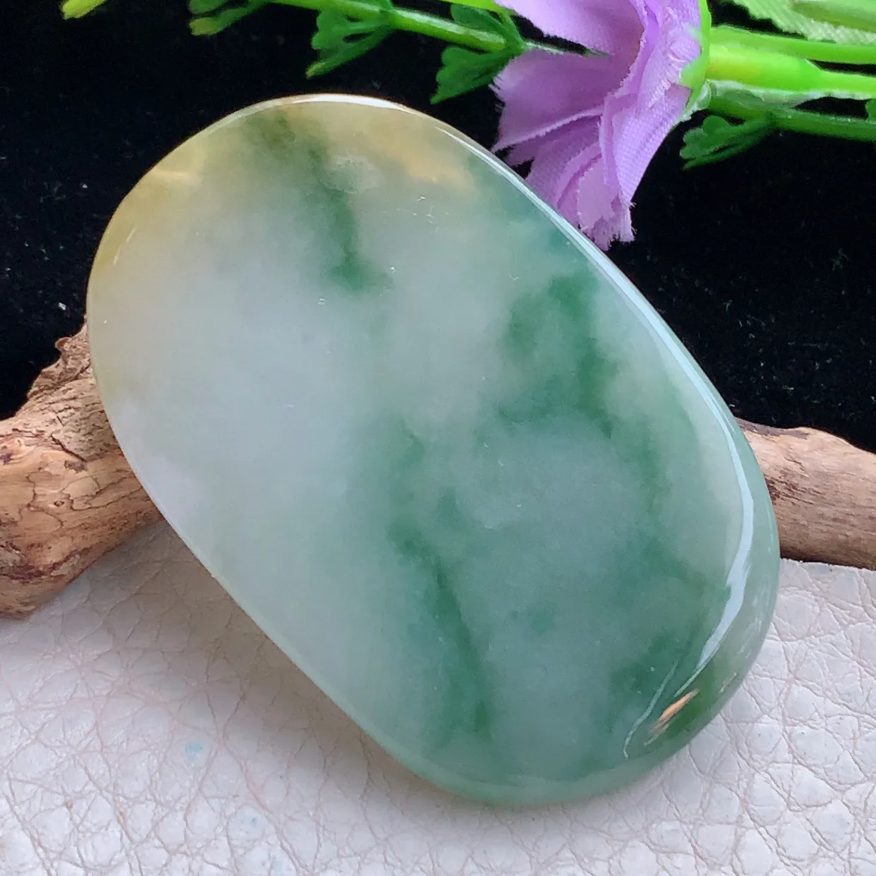 lz实拍55.5*36.2*5缅甸翡翠精雕三彩御龙观音吊坠 黄加绿自在菩萨玉坠