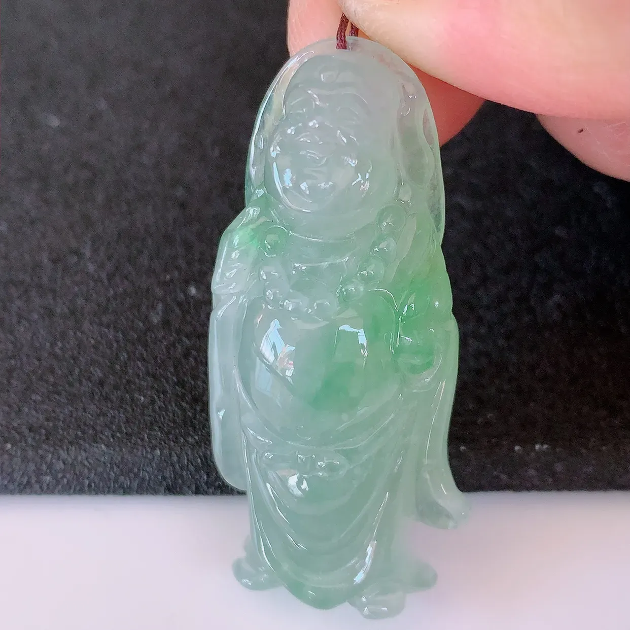 自然光实拍，冰胶飘绿翡翠逍遥布袋佛吊坠，代代有钱，水足丰盈，盈满欢喜，配戴送礼佳品！#87.7