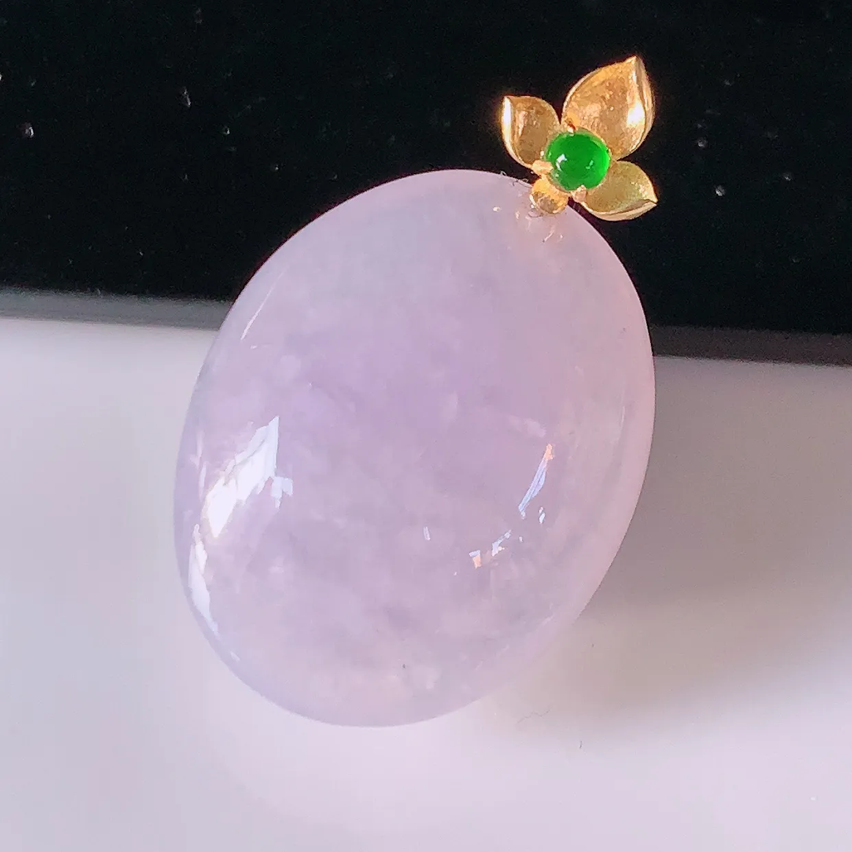 自然光实拍，18K金镶嵌冰紫罗兰翡翠蛋面吊坠，紫罗兰时‮大尚‬方，款式经典，紫罗兰，佩戴优雅高贵上档次！#02.10整体23裸石18.5*14.5*5.6