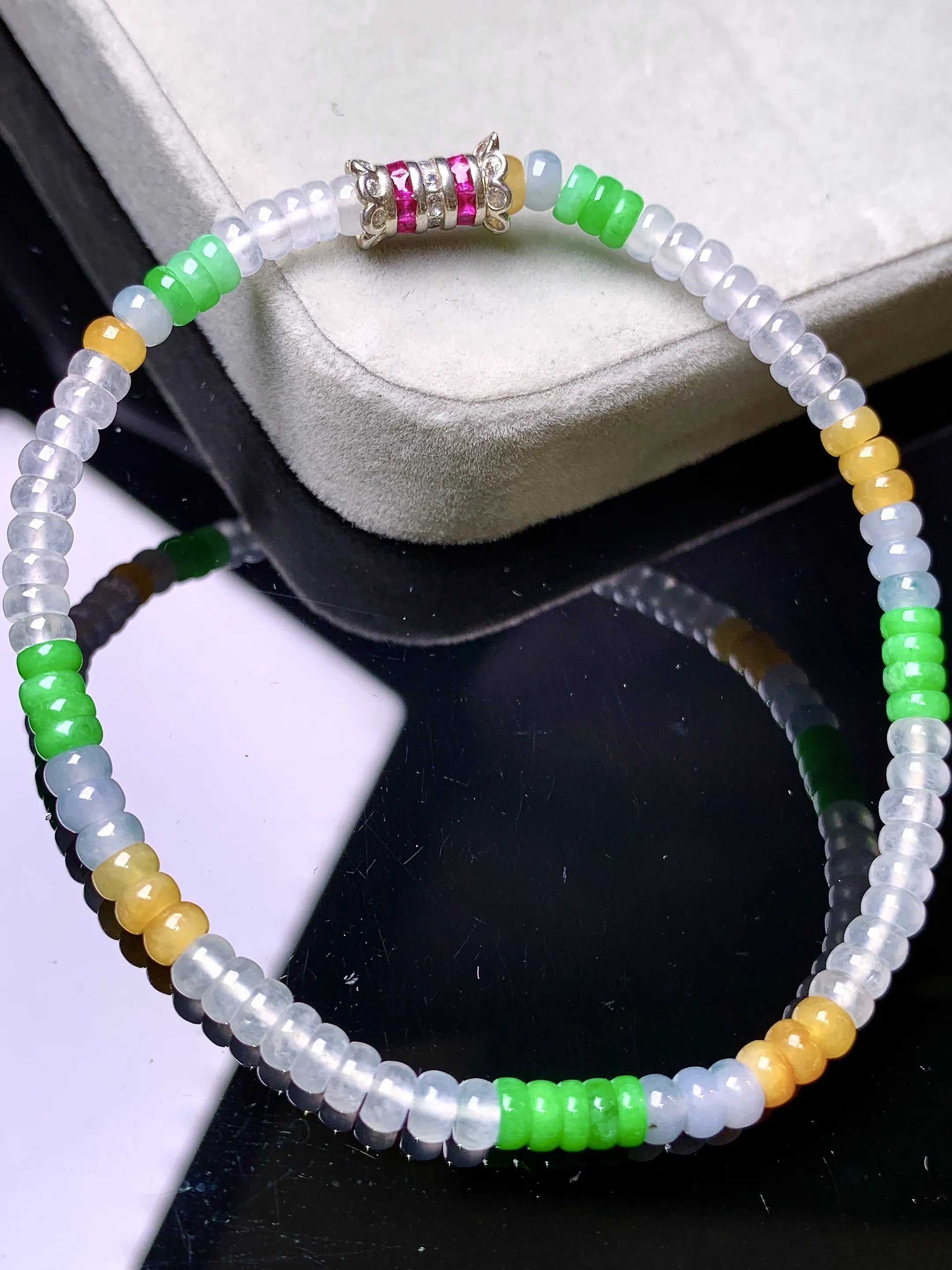 多彩算盘珠手链 玉质细腻 色泽艳丽清新 整体尺寸4*2.3