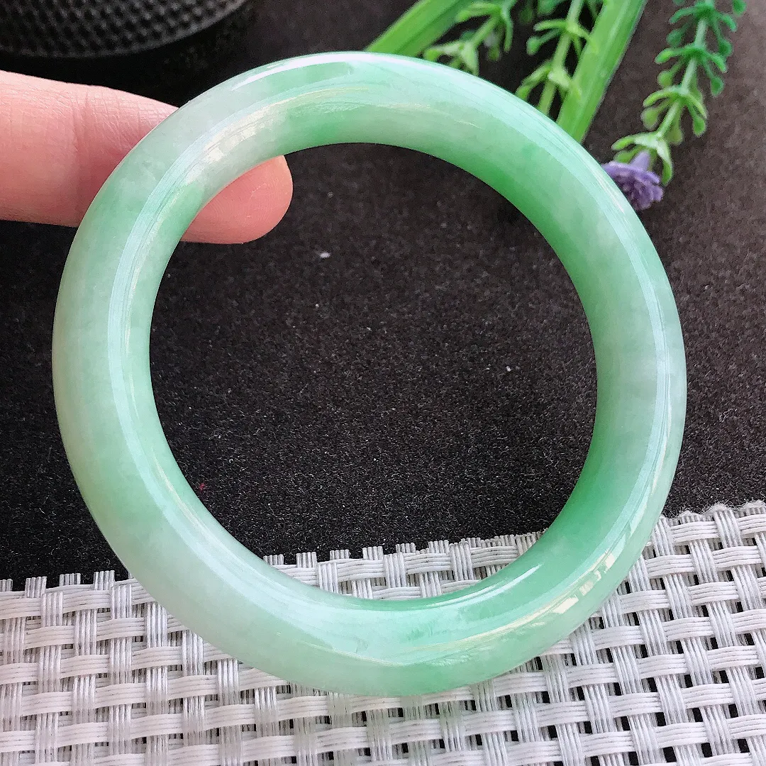 实拍翡翠A货54.5/11.2/10.3老坑油润果绿色圆条手镯翡翠玉镯女款百搭