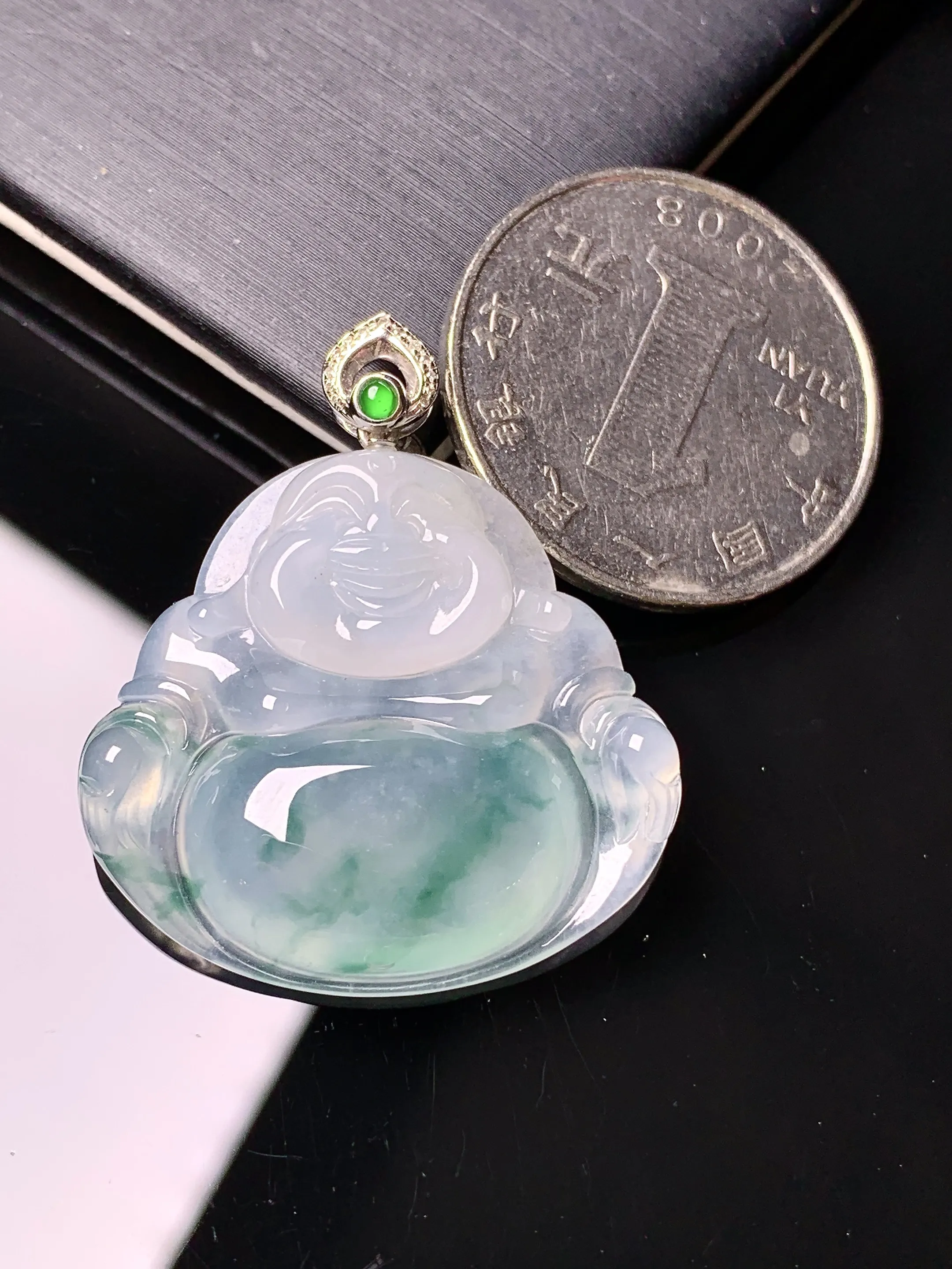 18k金镶嵌飘花佛公吊坠 玉质细腻 色泽艳丽清新 整体尺寸34.2*29.2*5.7