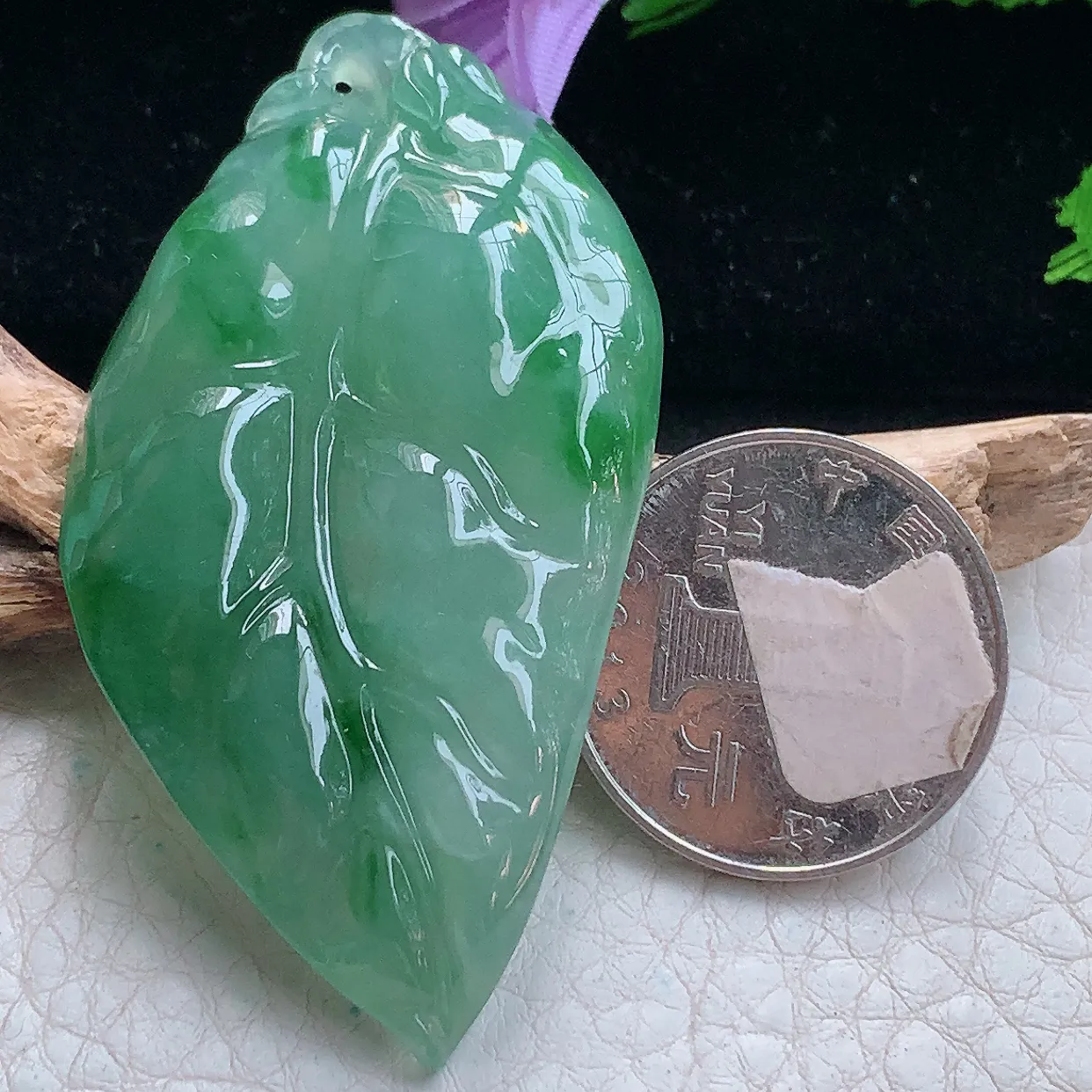 lz实拍60*32.2*10.8缅甸翡翠精雕金枝玉叶吊坠 家大业大项坠