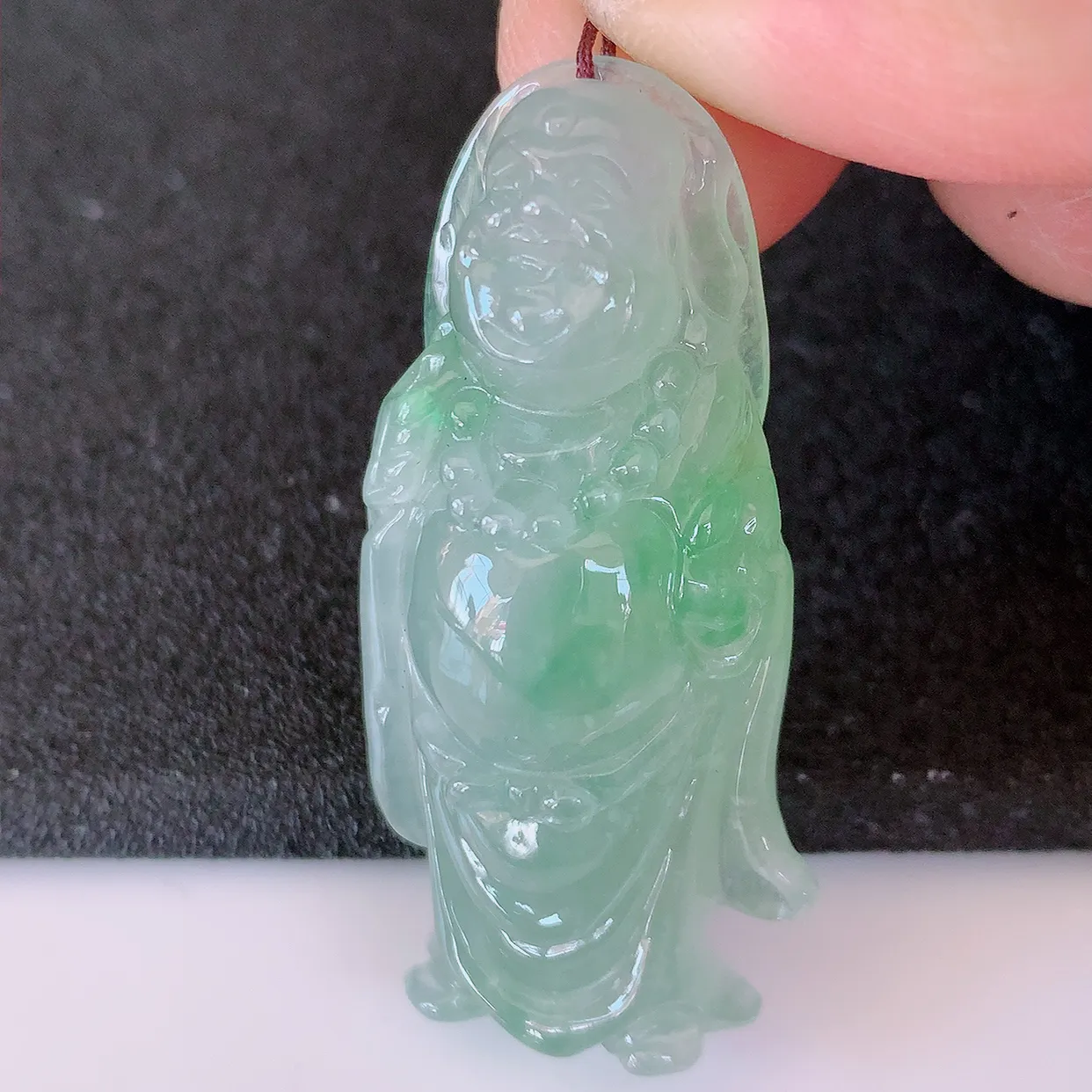 自然光实拍，冰胶飘绿翡翠逍遥布袋佛吊坠，代代有钱，水足丰盈，盈满欢喜，配戴送礼佳品！#87.7