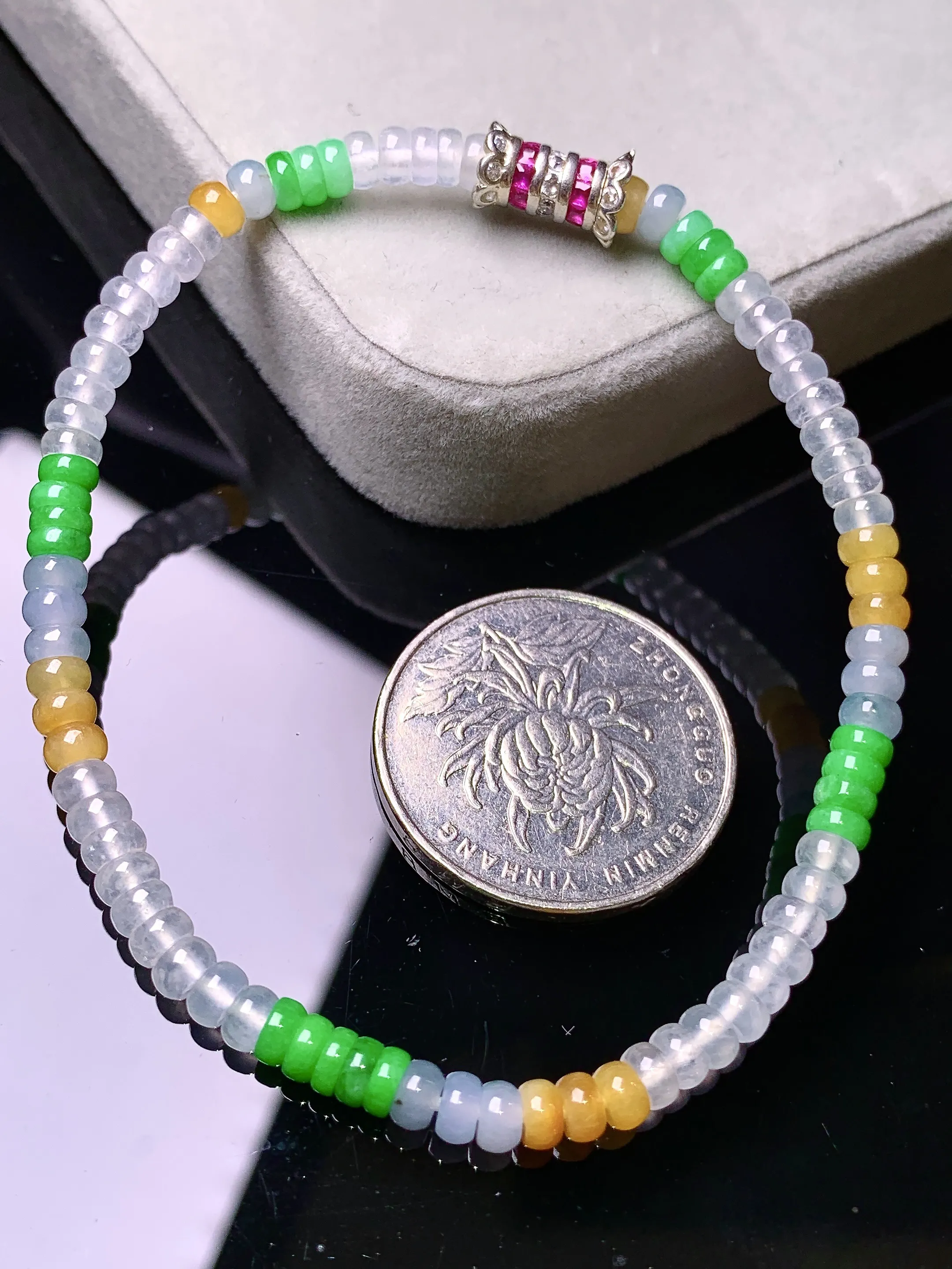 多彩算盘珠手链 玉质细腻 色泽艳丽清新 整体尺寸4*2.3