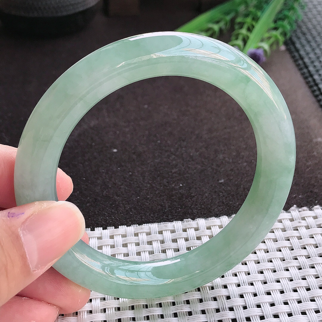 实拍翡翠A货57.5/11老坑冰润起胶冰晴飘绿圆条手镯翡翠玉镯女款百搭