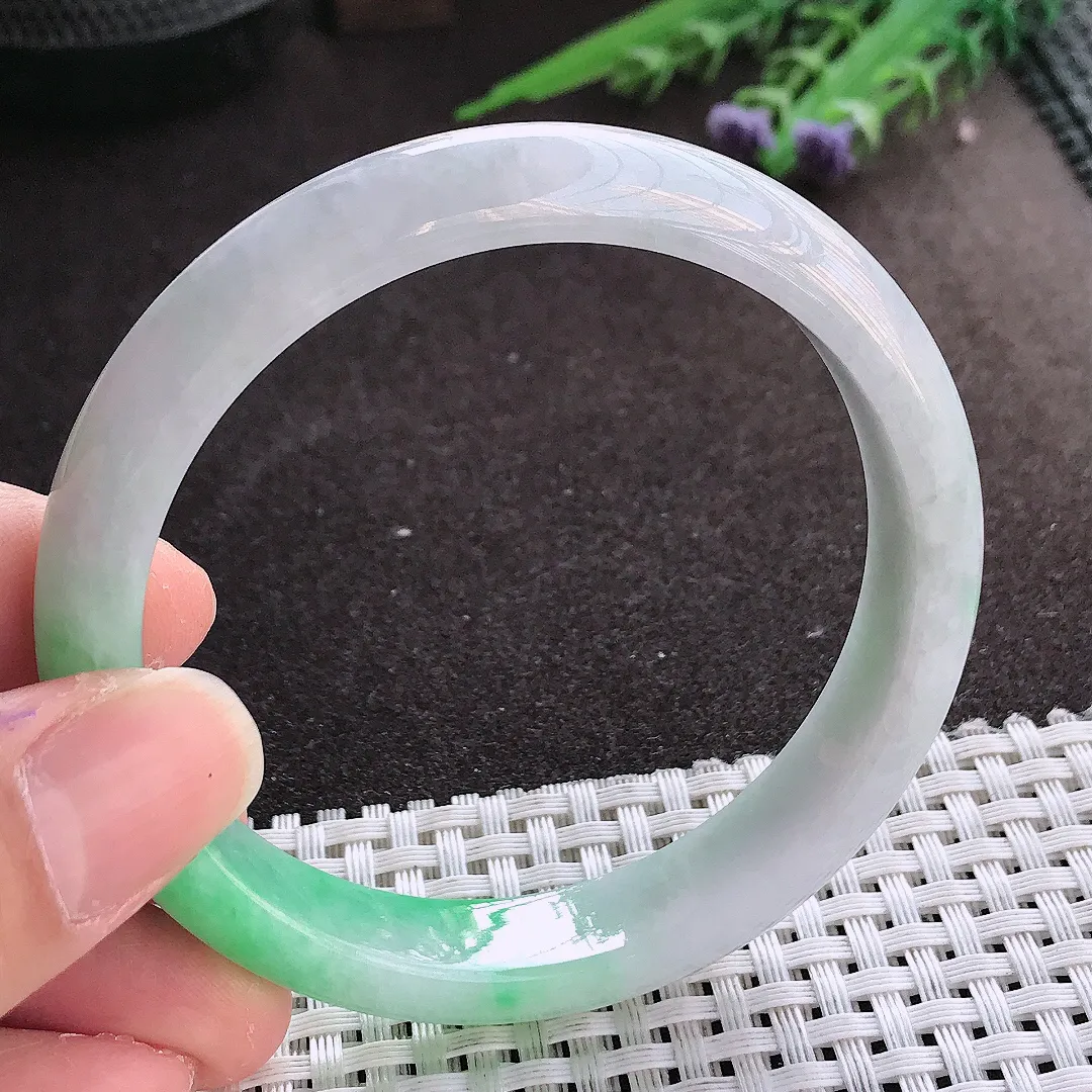 实拍翡翠A货58/11.7/7.5老坑精美飘阳绿手镯宽边玉镯女款百搭