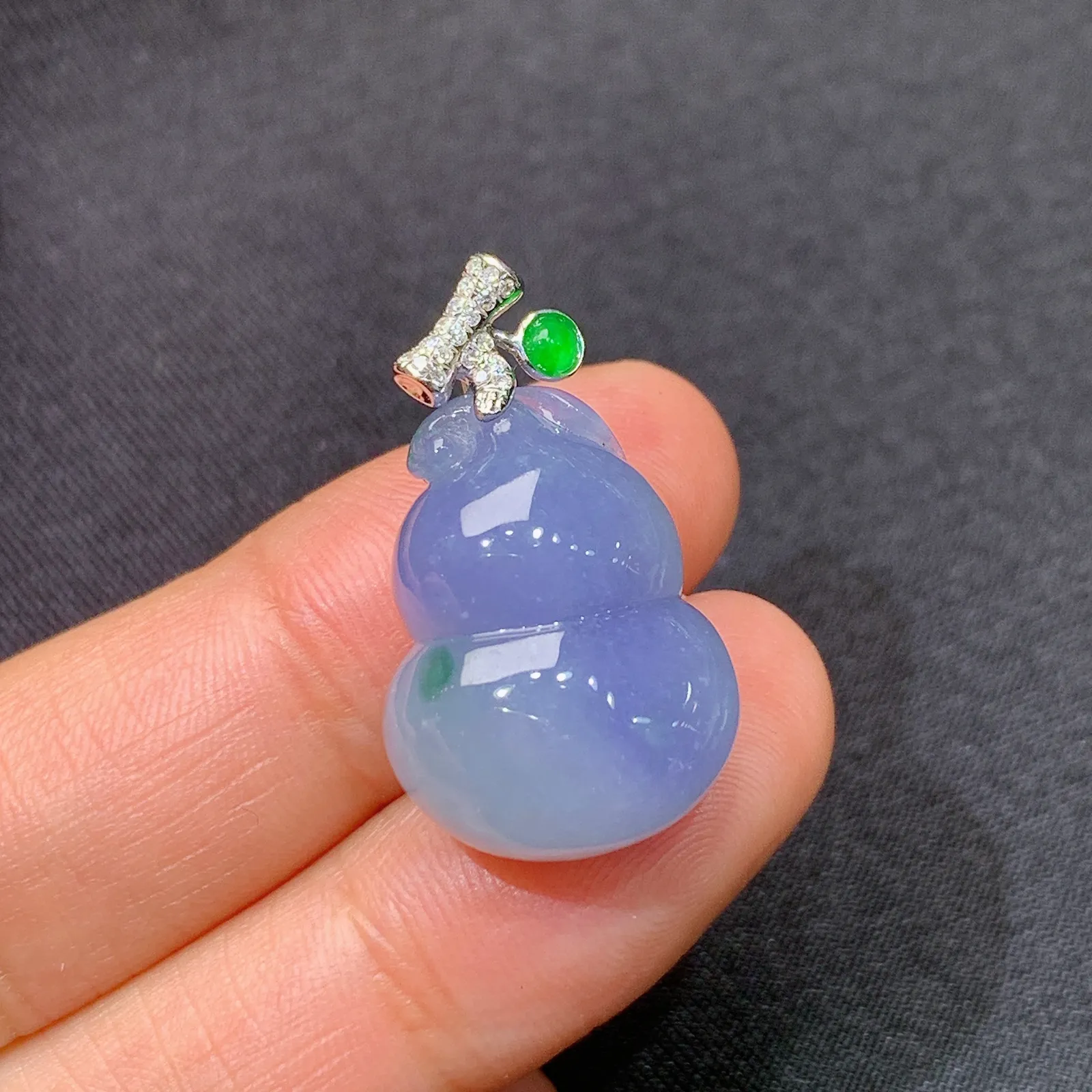 冰紫罗兰葫芦吊坠，18k金镶嵌，温润细腻，色泽浓郁，Xu 尺寸26.1*15.1*10.6