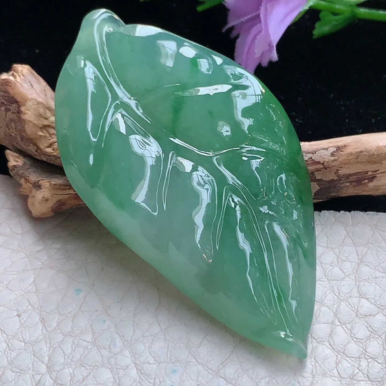 lz实拍60*32.2*10.8缅甸翡翠精雕金枝玉叶吊坠 家大业大项坠