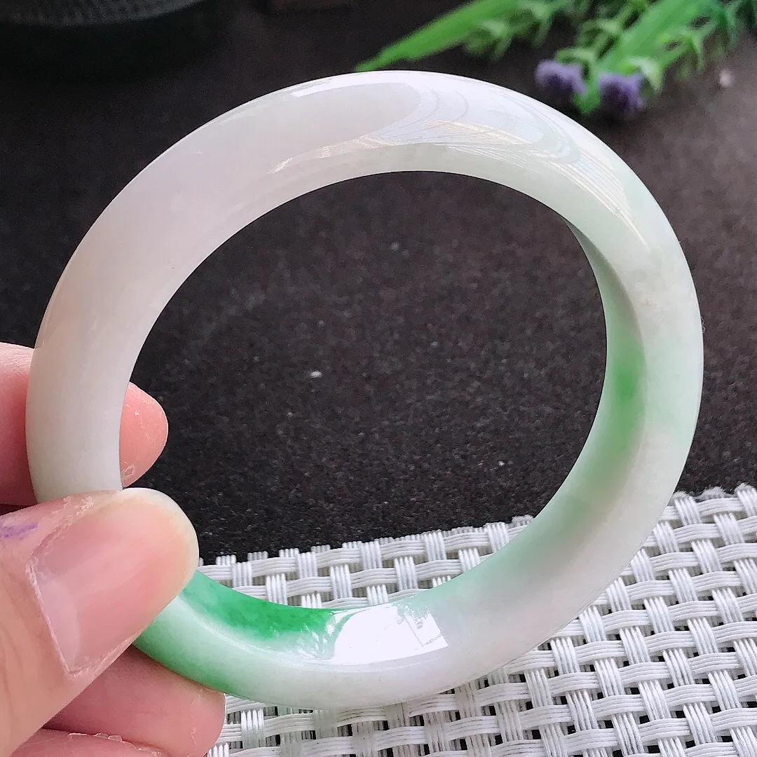 实拍翡翠A货56/13/8.8老坑精美飘阳绿手镯宽边玉镯女款手环