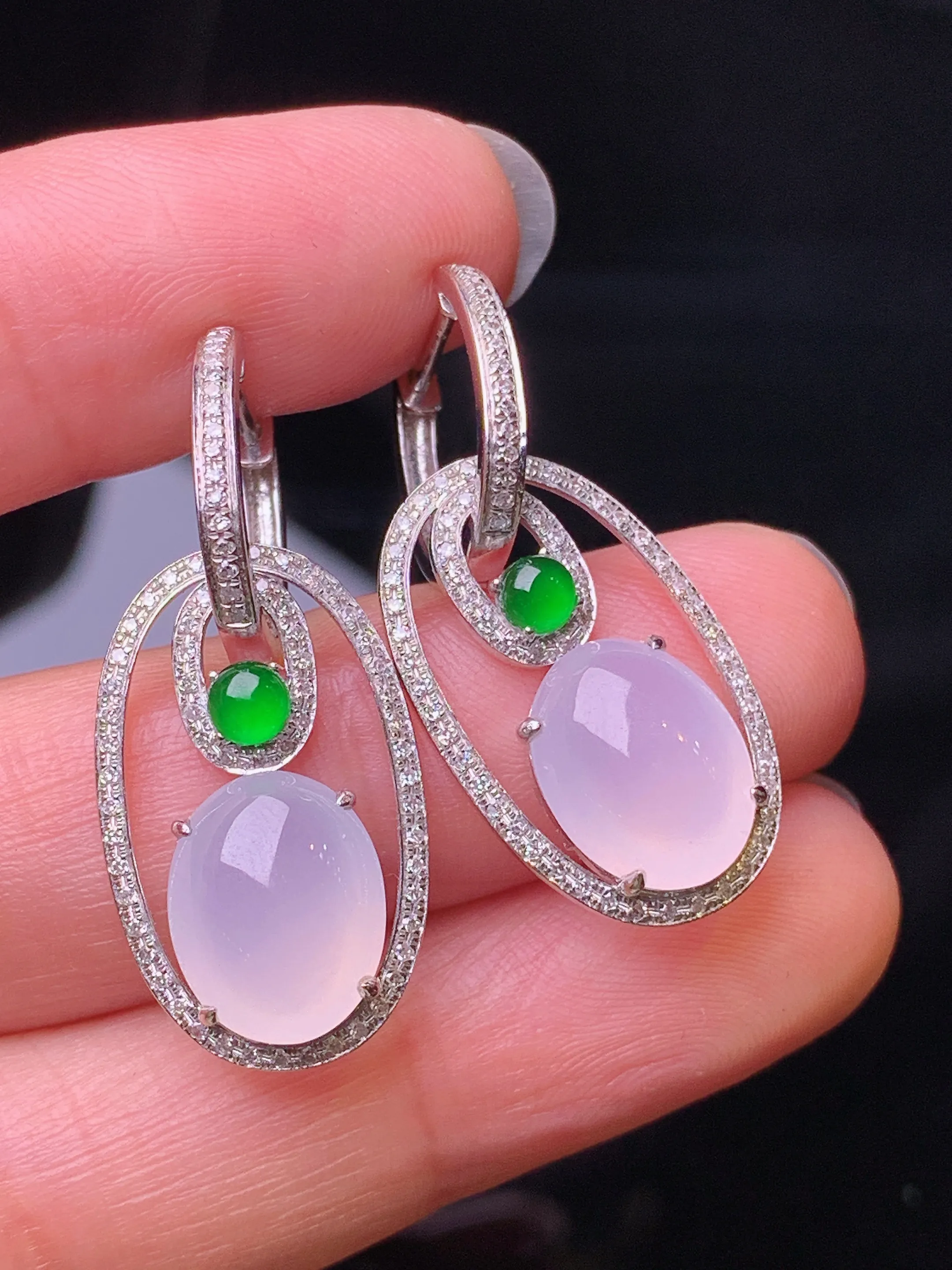 18k金钻镶嵌冰种蛋面耳坠吊坠两用款 玉质细腻 色泽艳丽清新 整体尺寸22.2*13.6*5.2