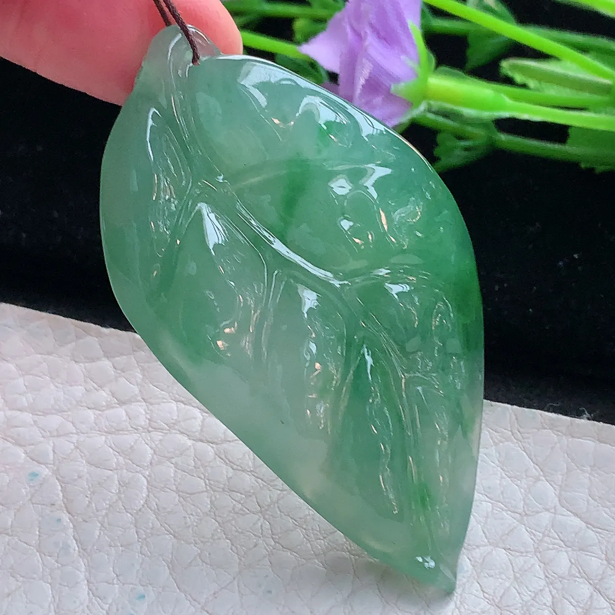 lz实拍60*32.2*10.8缅甸翡翠精雕金枝玉叶吊坠 家大业大项坠