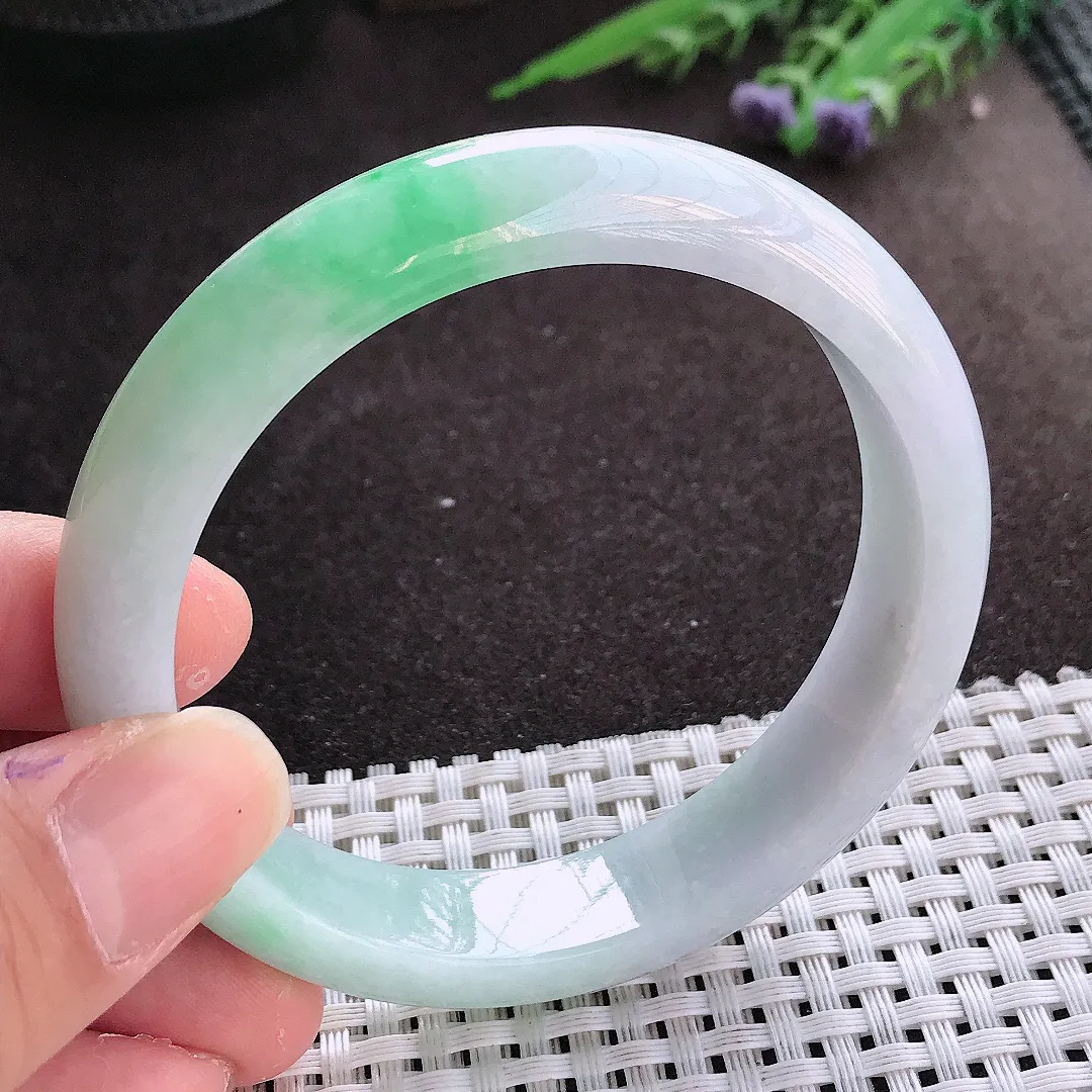 实拍翡翠A货58.5/13.3/8老坑秀气温润飘绿手镯翡翠玉镯女款百搭