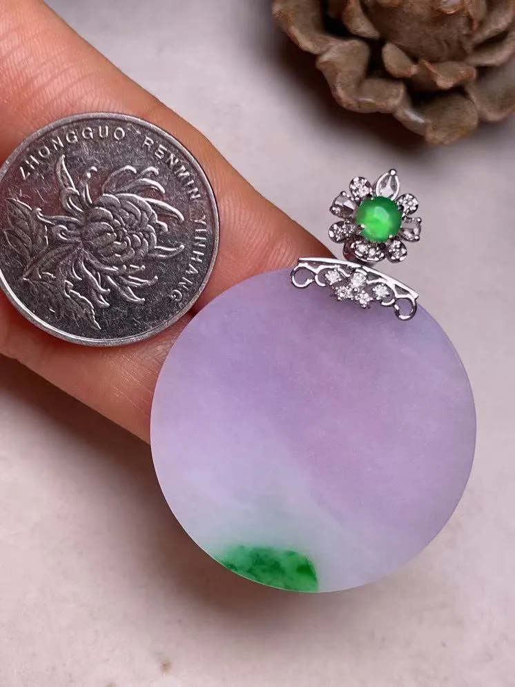 冰糯种紫罗兰飘花平安扣吊坠、真金真钻镶嵌，种水好，玉质细腻 .裸石尺寸 34.5
