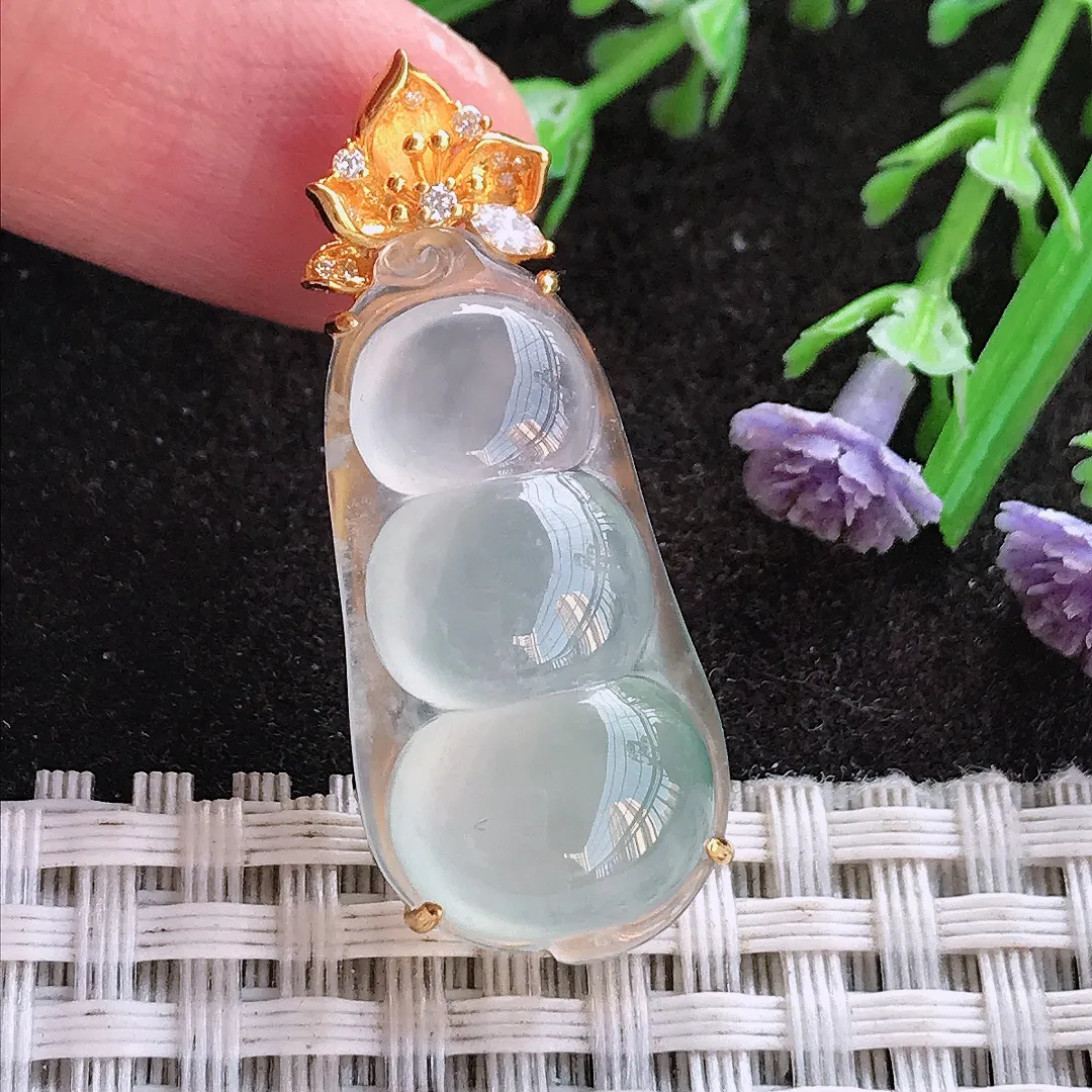 实拍A货翡翠37/15/9.2老坑18k金镶嵌冰种四季豆吊坠翡翠饱满福豆挂件