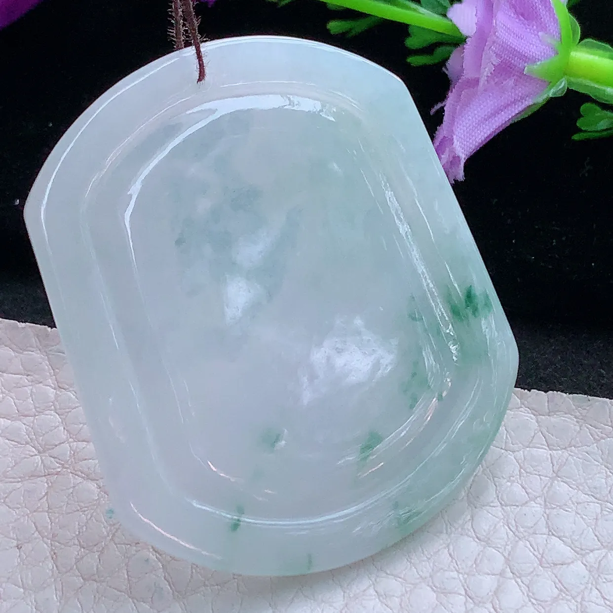 kh实拍50*42.6*5缅甸翡翠精雕飘花冰透生肖狗玉坠 旺财守护神项坠