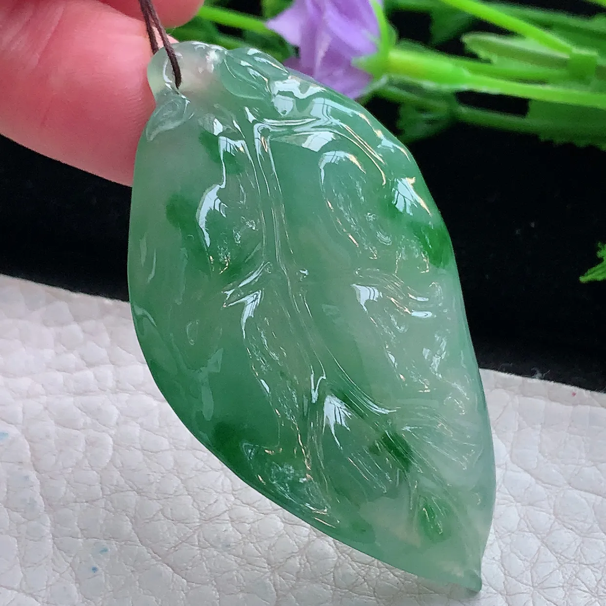 lz实拍60*32.2*10.8缅甸翡翠精雕金枝玉叶吊坠 家大业大项坠