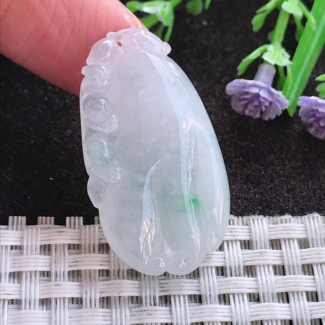 实拍A货翡翠35.7/20.2/5.8老坑秀气温润佛手瓜福瓜吊坠翡翠挂件