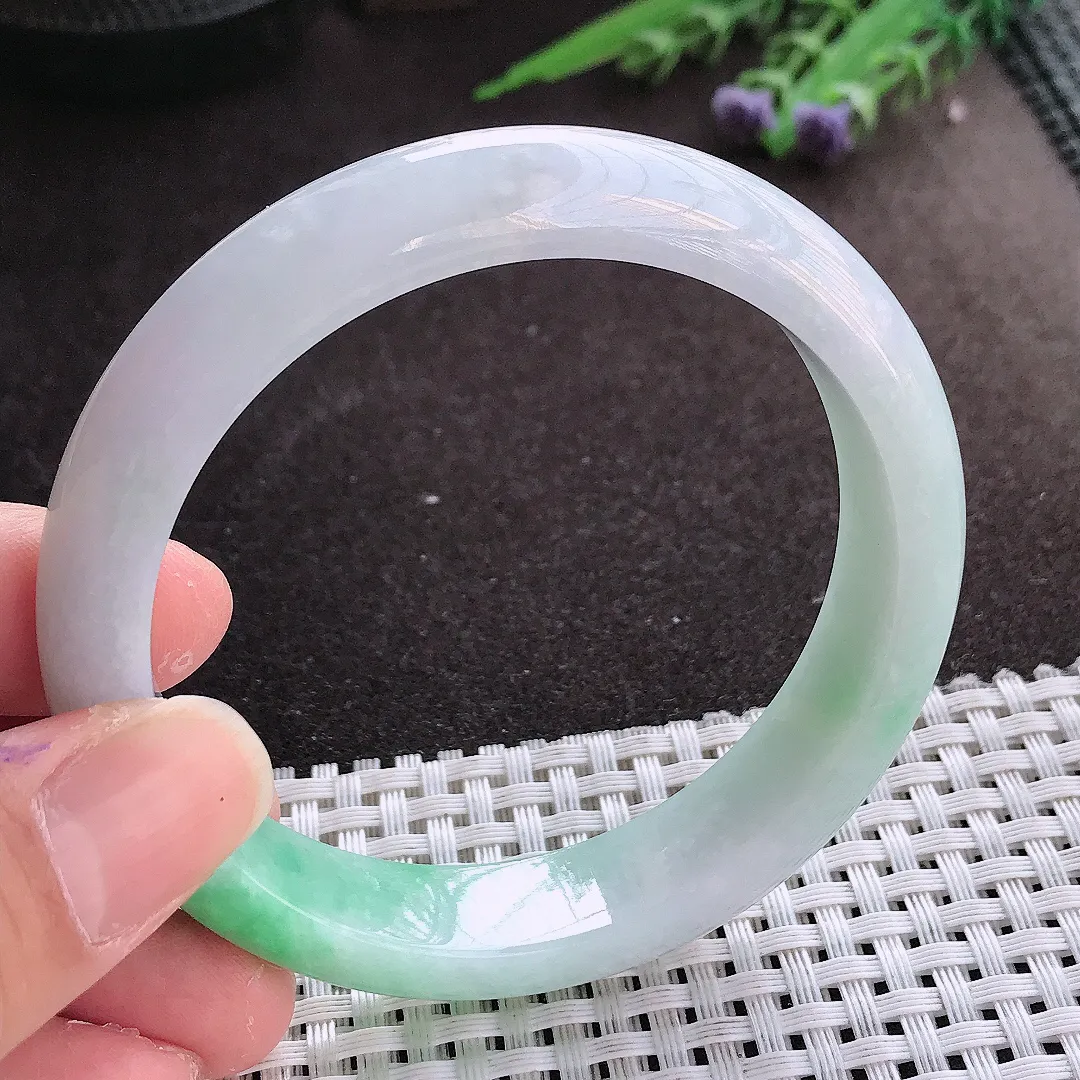 实拍翡翠A货58.5/13.3/8老坑秀气温润飘绿手镯翡翠玉镯女款百搭