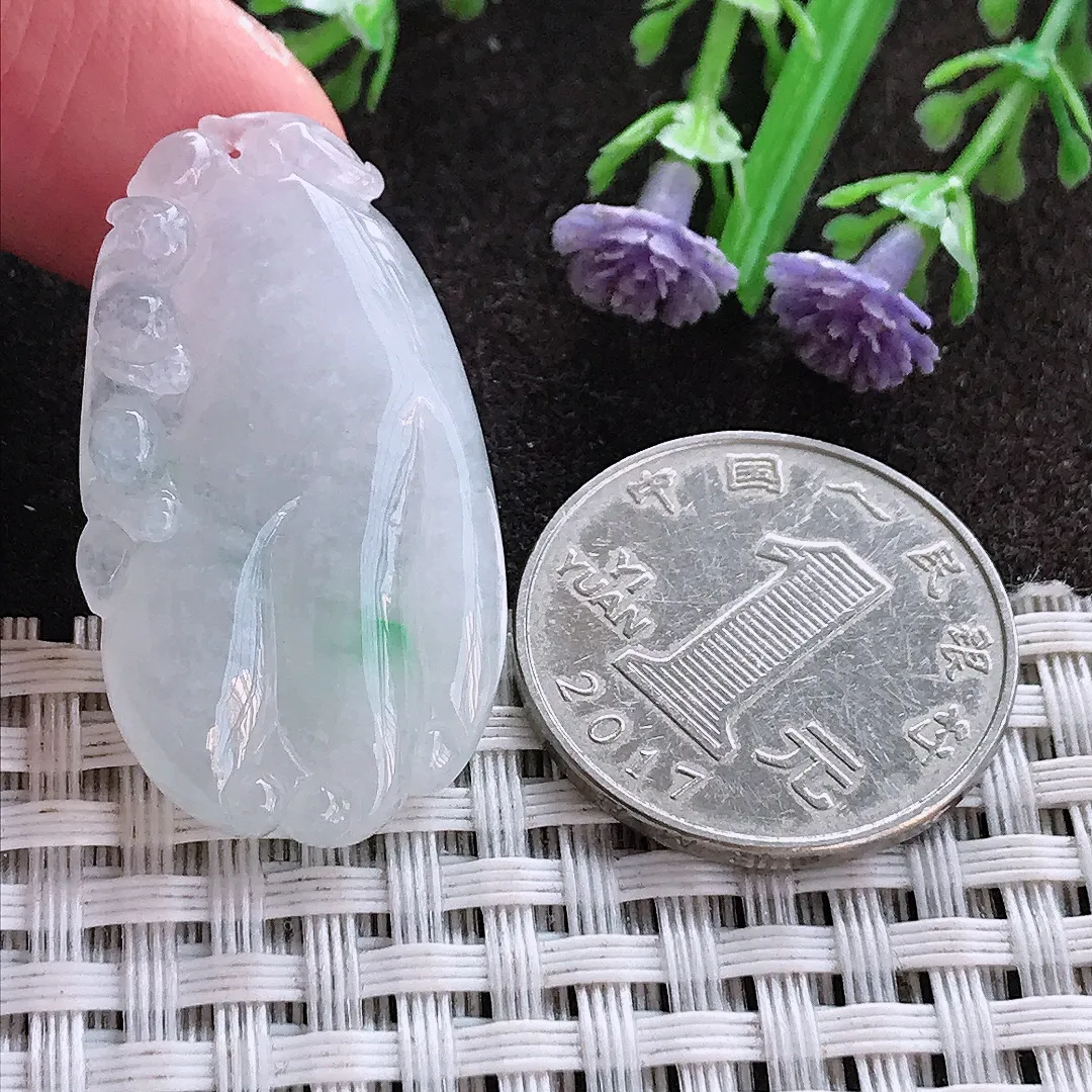 实拍A货翡翠35.7/20.2/5.8老坑秀气温润佛手瓜福瓜吊坠翡翠挂件