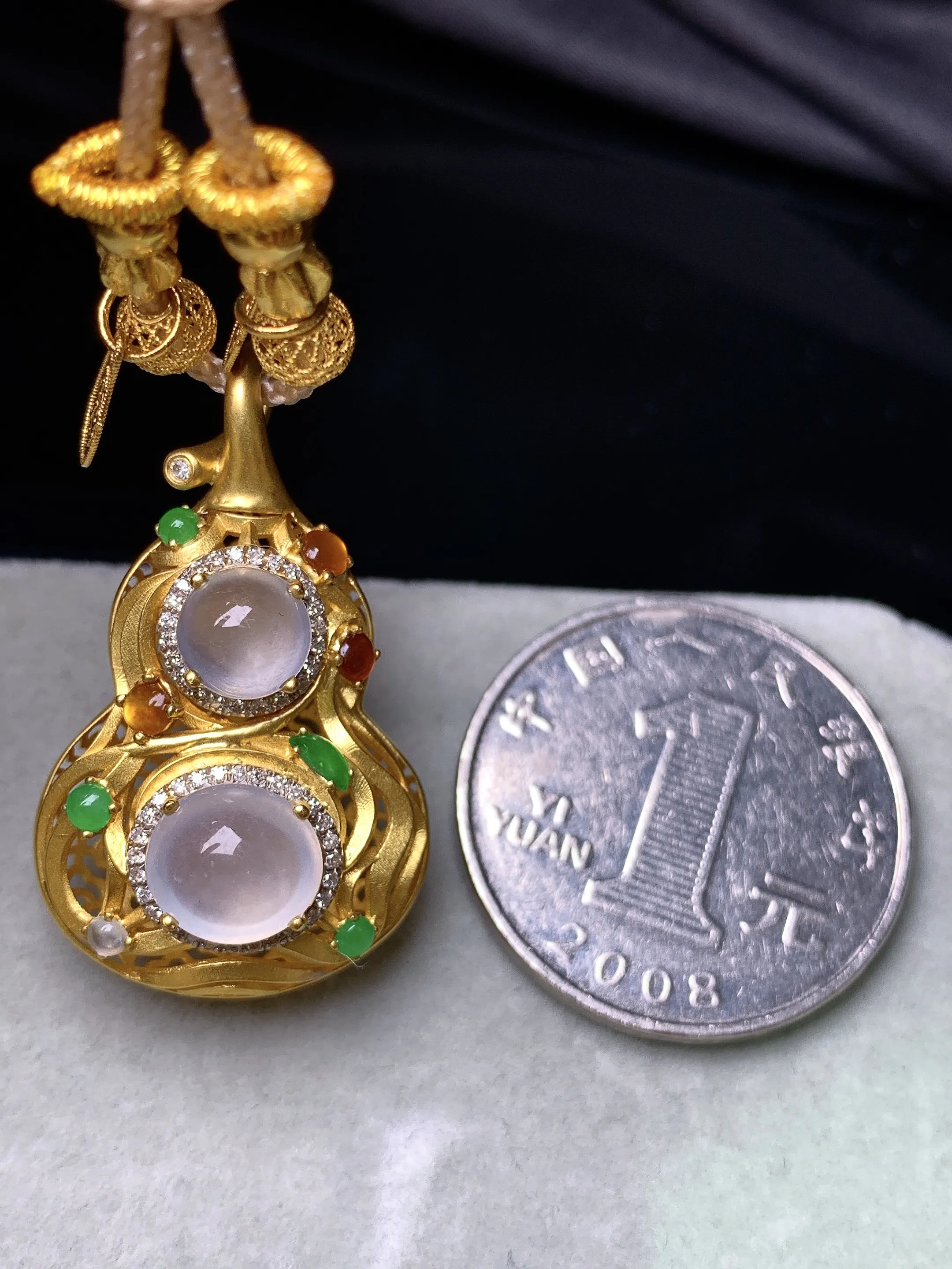 18k金钻镶嵌冰种蛋面吊坠 玉质细腻 色泽艳丽清新 整体尺寸32.5*19.3*14.5