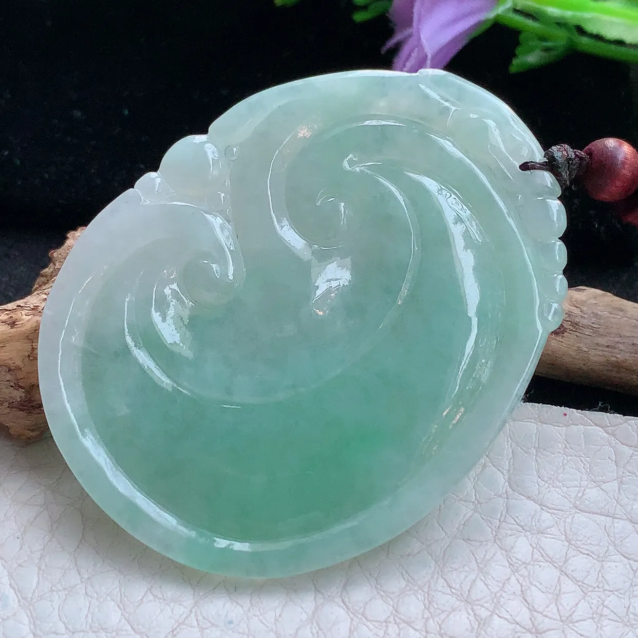 zen实拍55*42.8*6.5天然缅甸翡翠淡绿大如意吊坠 吉祥如意毛衣坠